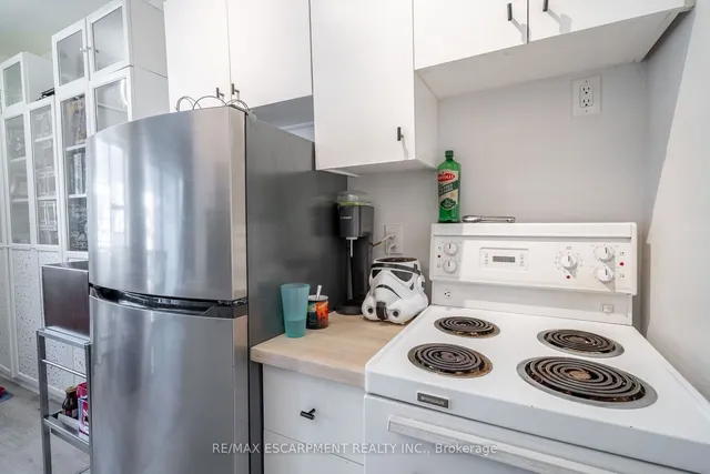 Additional property image - 141 Catharine St Unit 103