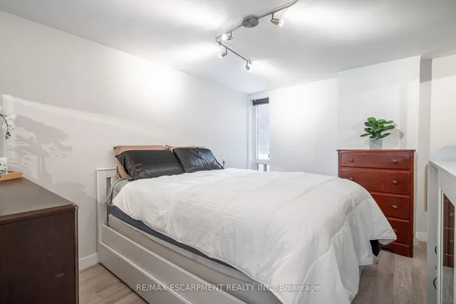 Additional property image - 141 Catharine St Unit 103