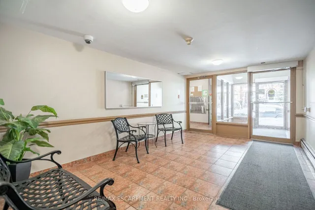 Additional property image - 141 Catharine St Unit 103