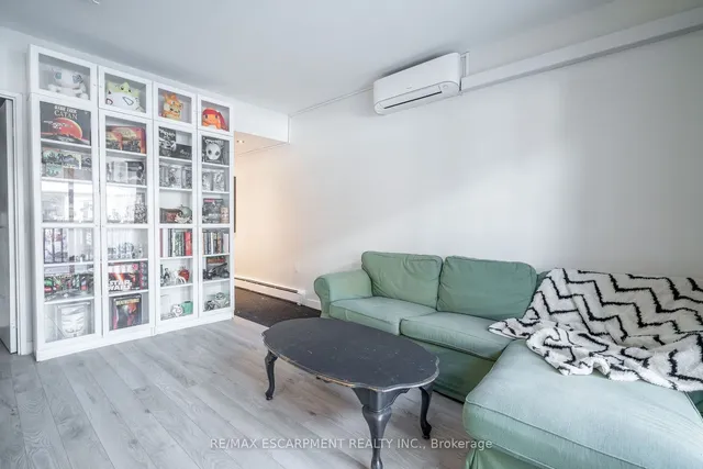 Additional property image - 141 Catharine St Unit 103