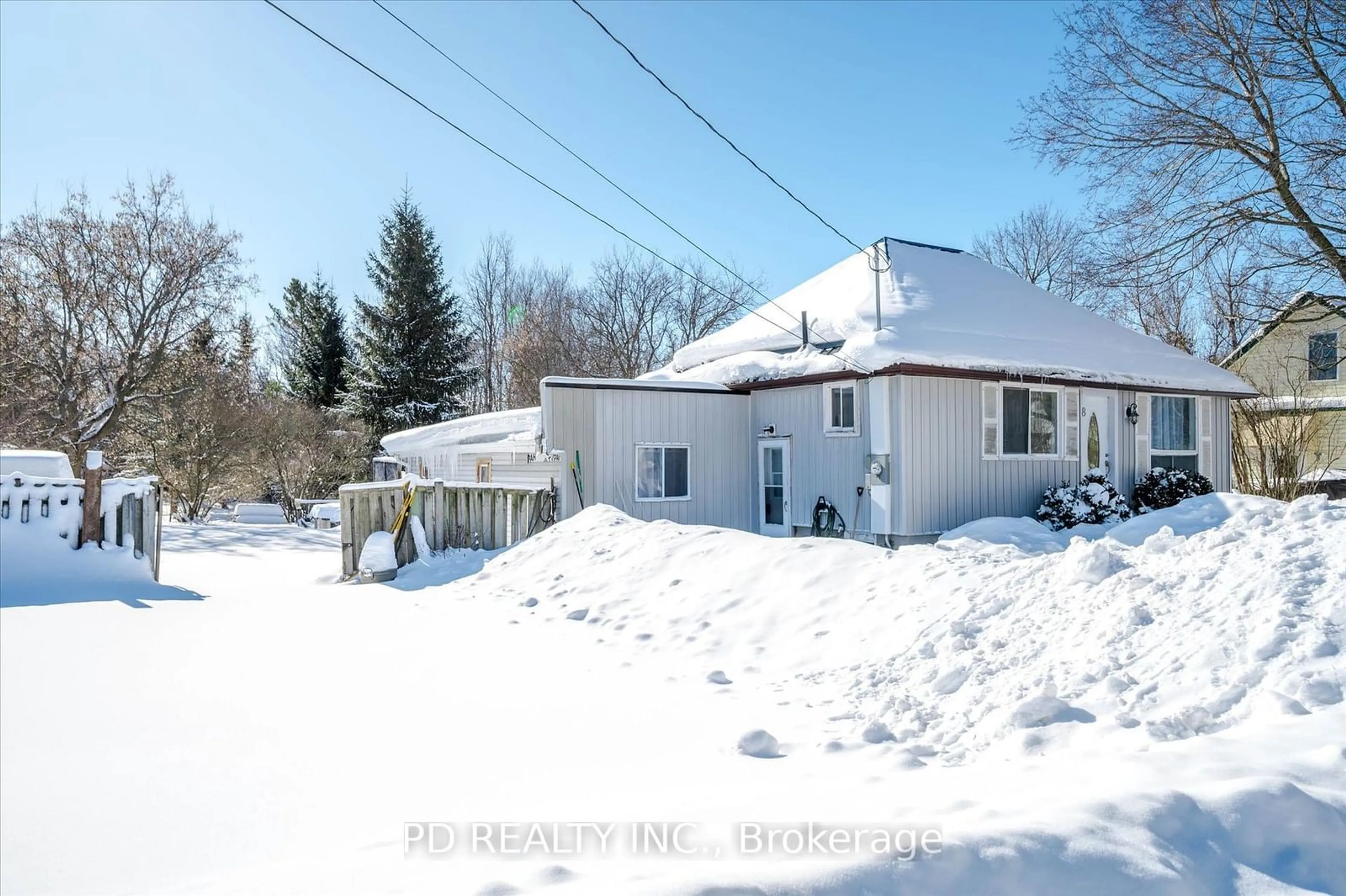 A pic from outside/outdoor area/front of a property/back of a property/a pic from drone, unknown for 8 Mary St, Kawartha Lakes Ontario K0L 2W0