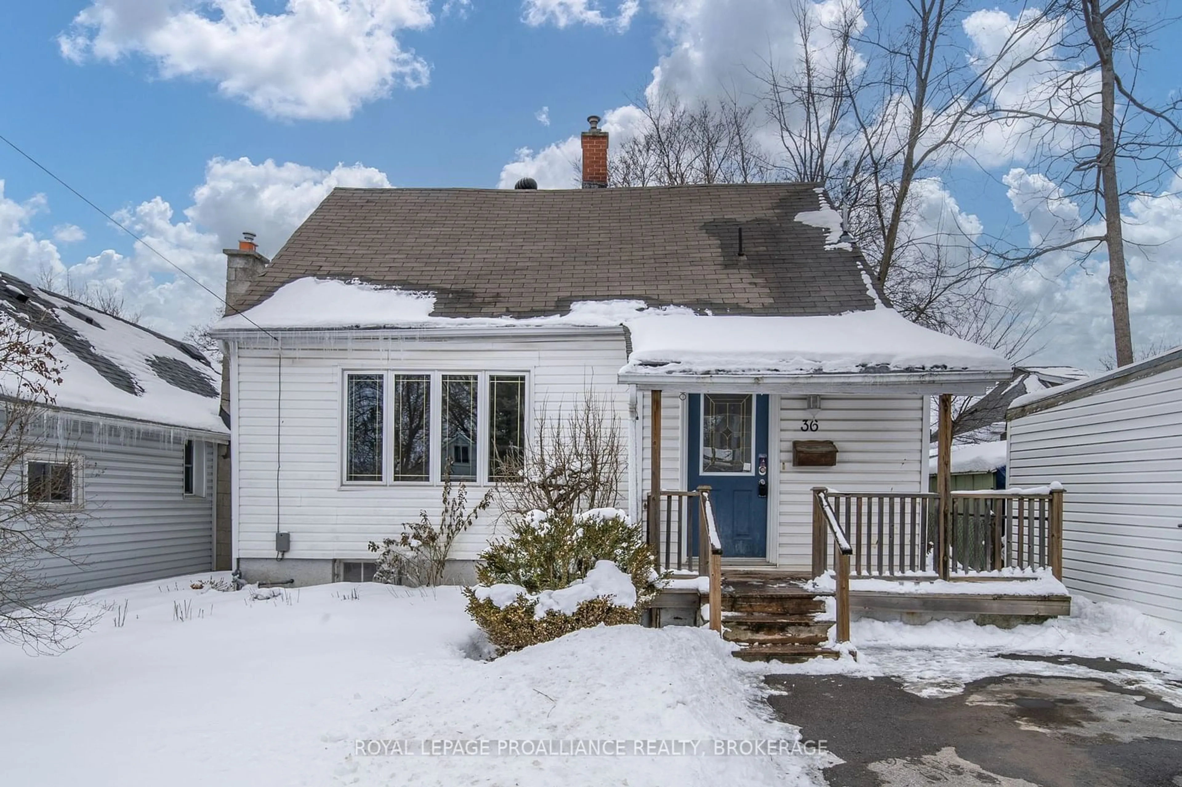 A pic from outside/outdoor area/front of a property/back of a property/a pic from drone, street for 36 Kingscourt Ave, Kingston Ontario K7K 4N7