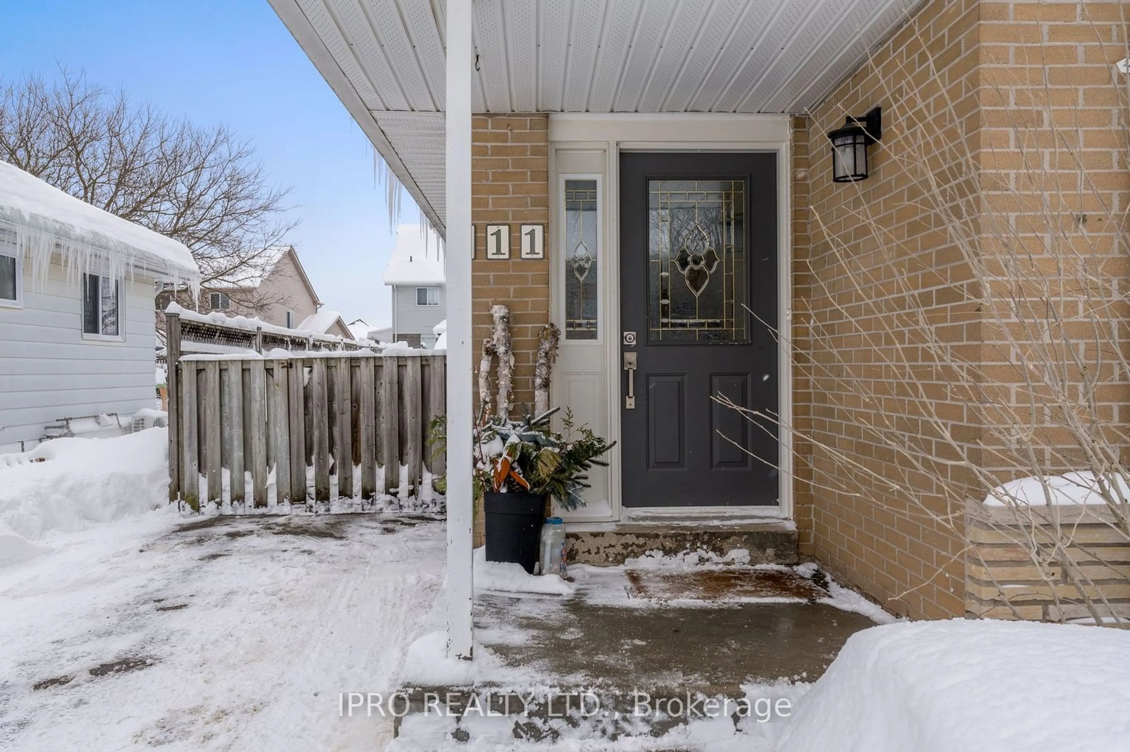 Indoor entryway for 311 Simon St, Shelburne Ontario L9V 2Y5