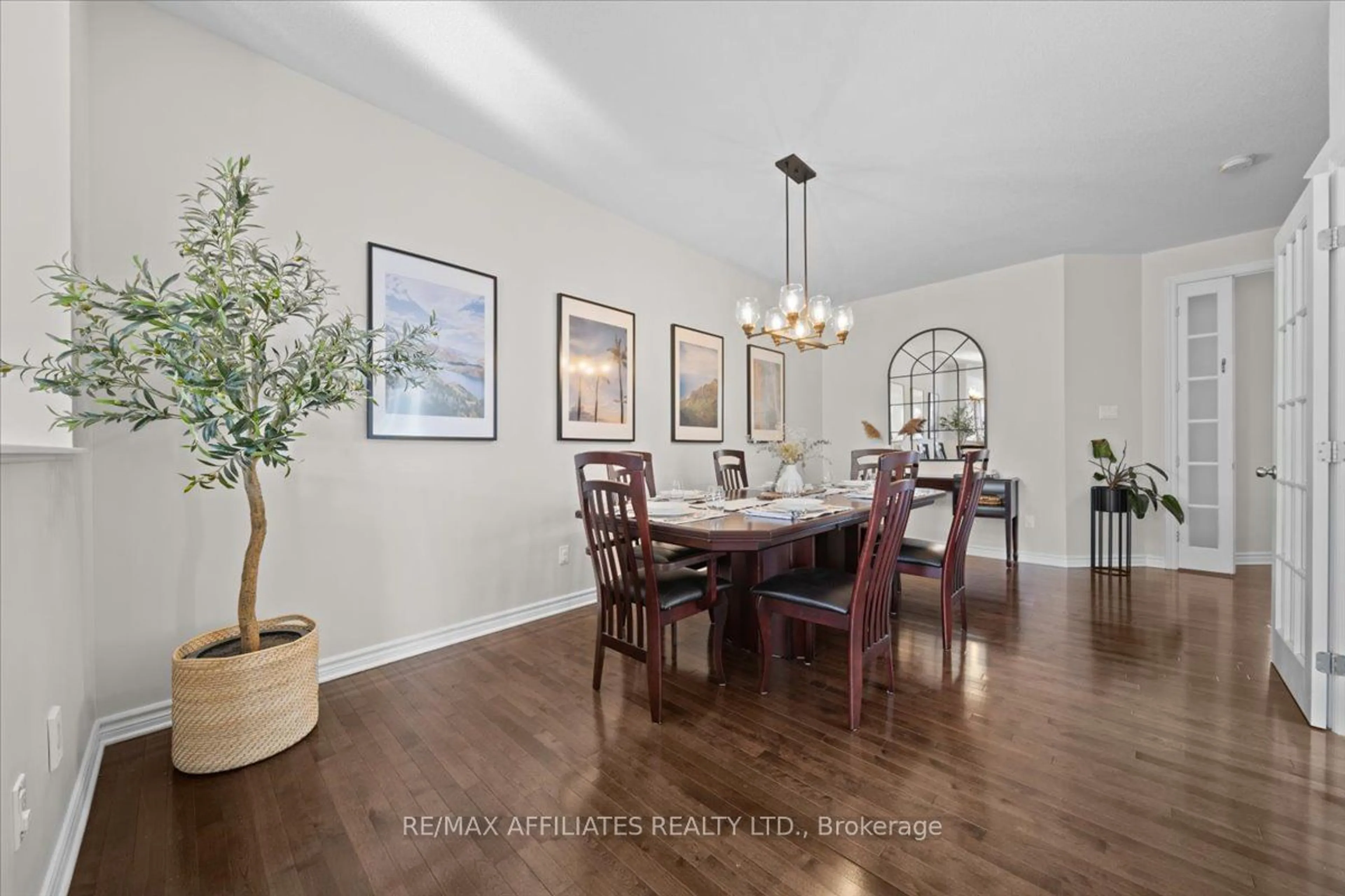 Dining room, wood/laminate floor for 1579 Carronbridge Circ, Kanata Ontario K2M 0G5