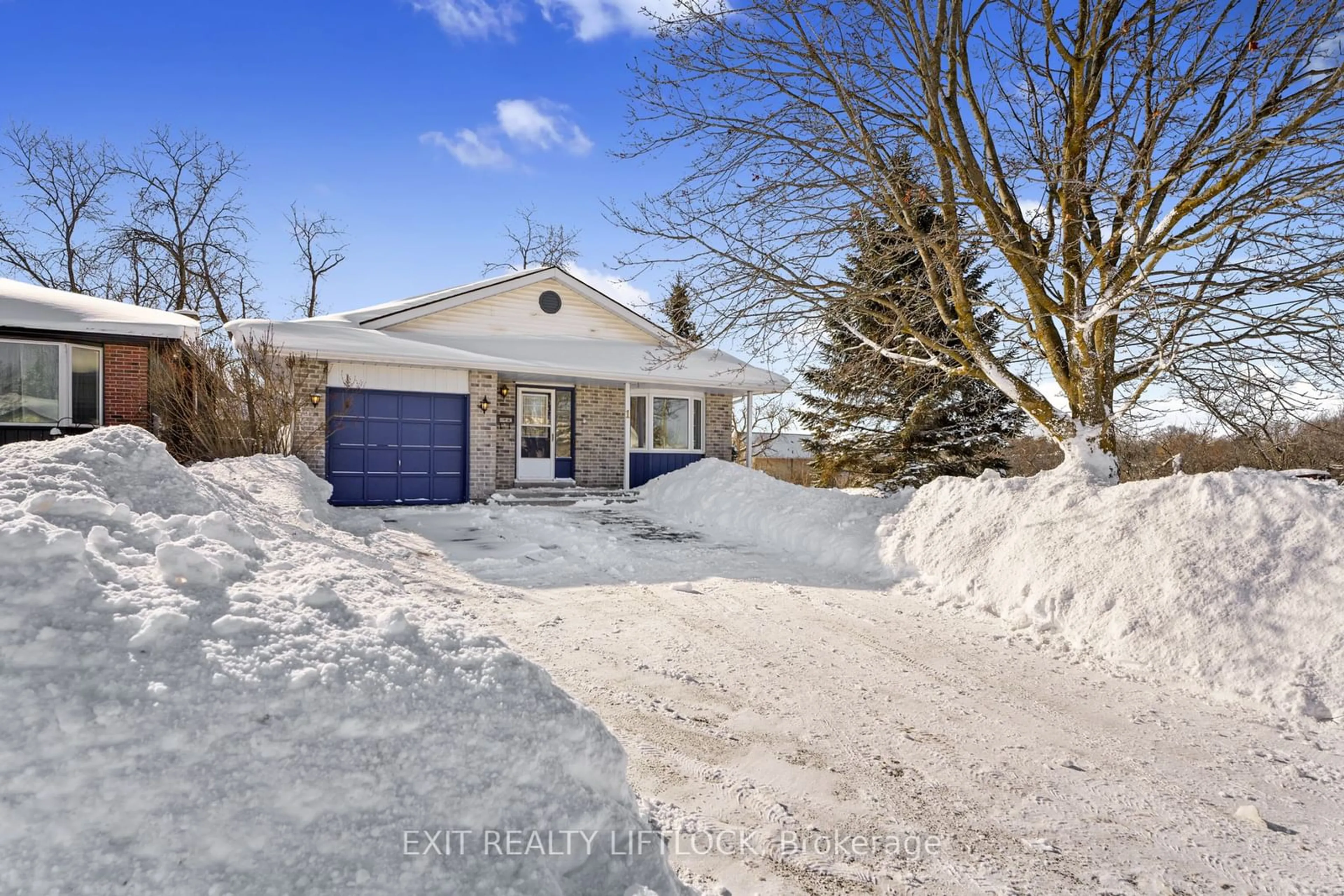 A pic from outside/outdoor area/front of a property/back of a property/a pic from drone, street for 1 Brenda Crt, Kawartha Lakes Ontario K9V 5W2