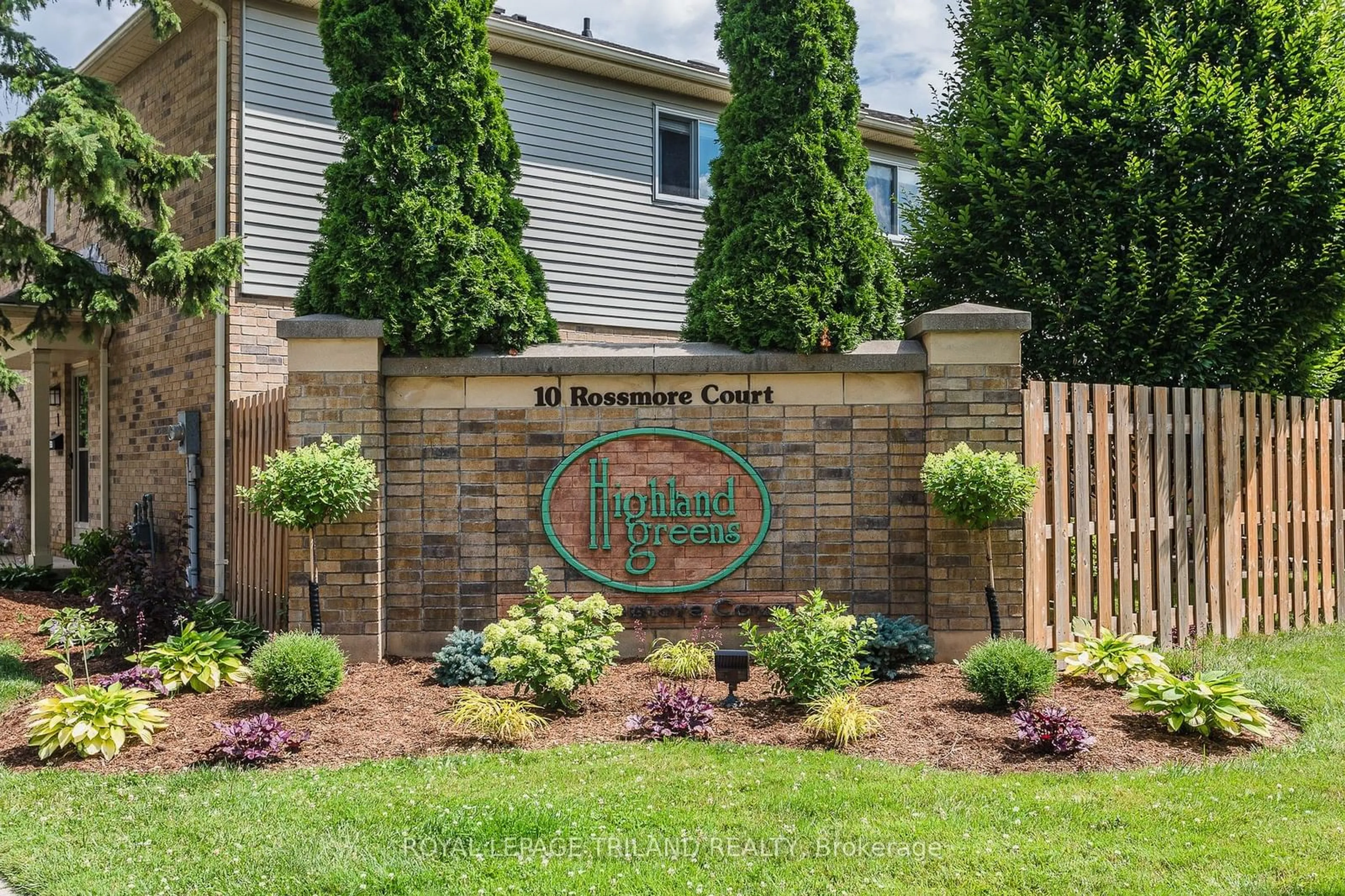 Indoor entryway for 10 Rossmore Crt #10, London Ontario N6C 6A3