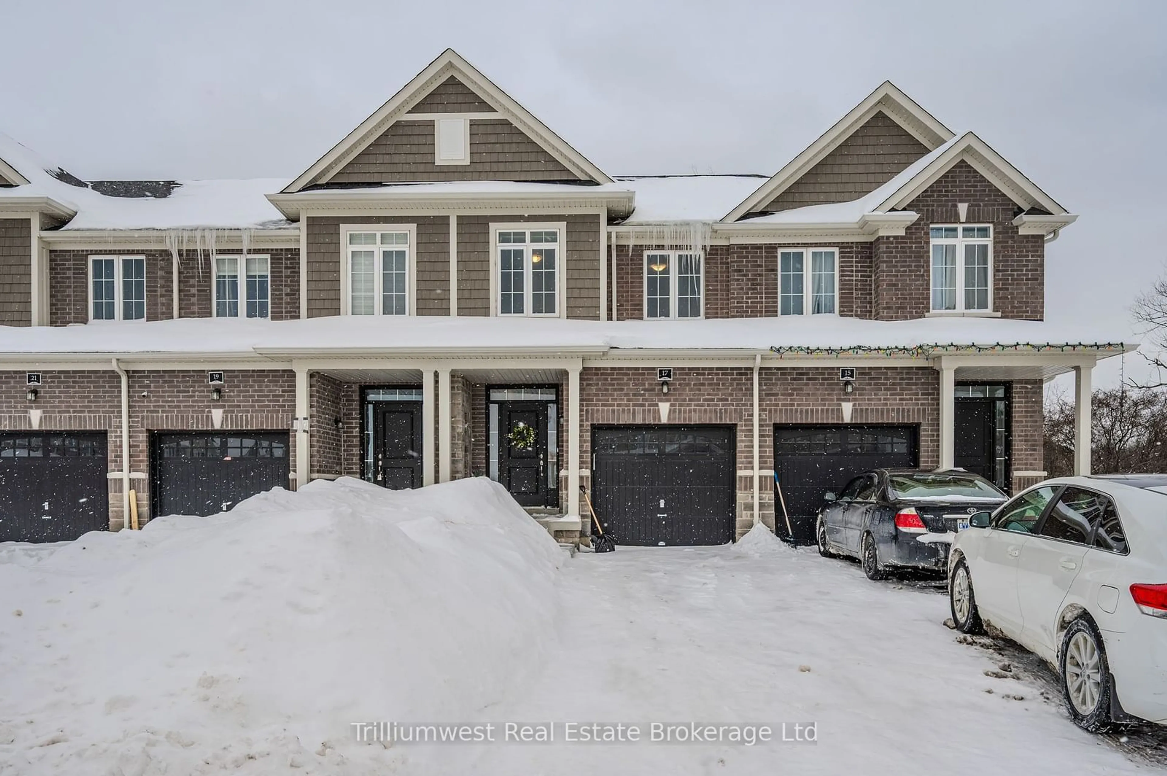 A pic from outside/outdoor area/front of a property/back of a property/a pic from drone, street for 17 Jell St, Guelph Ontario N1L 0R4