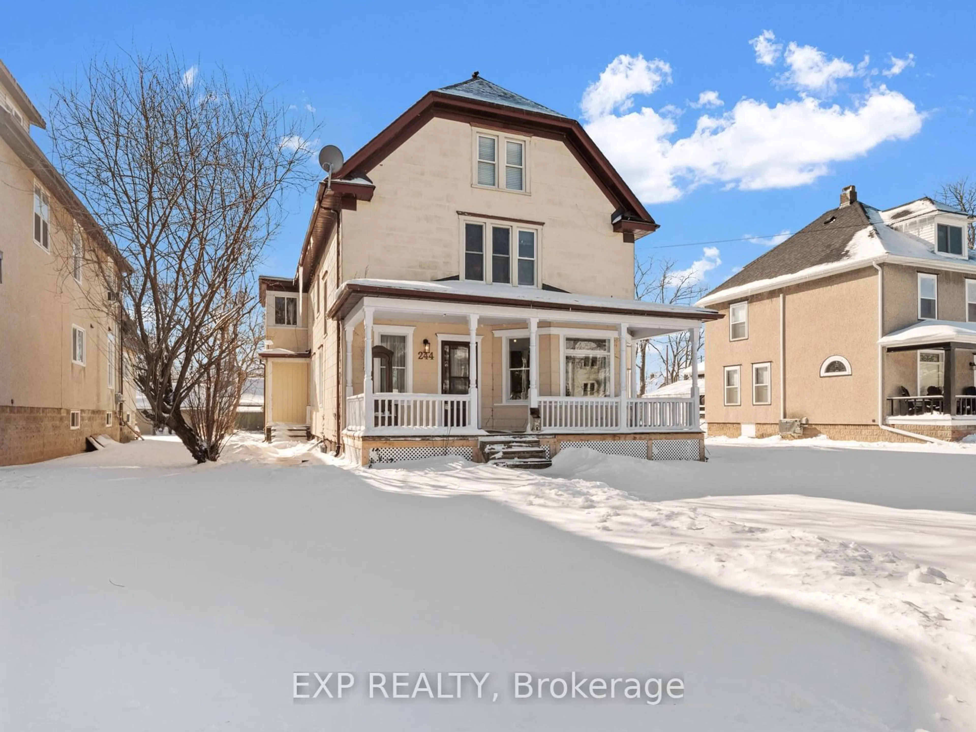 A pic from outside/outdoor area/front of a property/back of a property/a pic from drone, street for 244 Clarence St, Port Colborne Ontario L3K 3G6