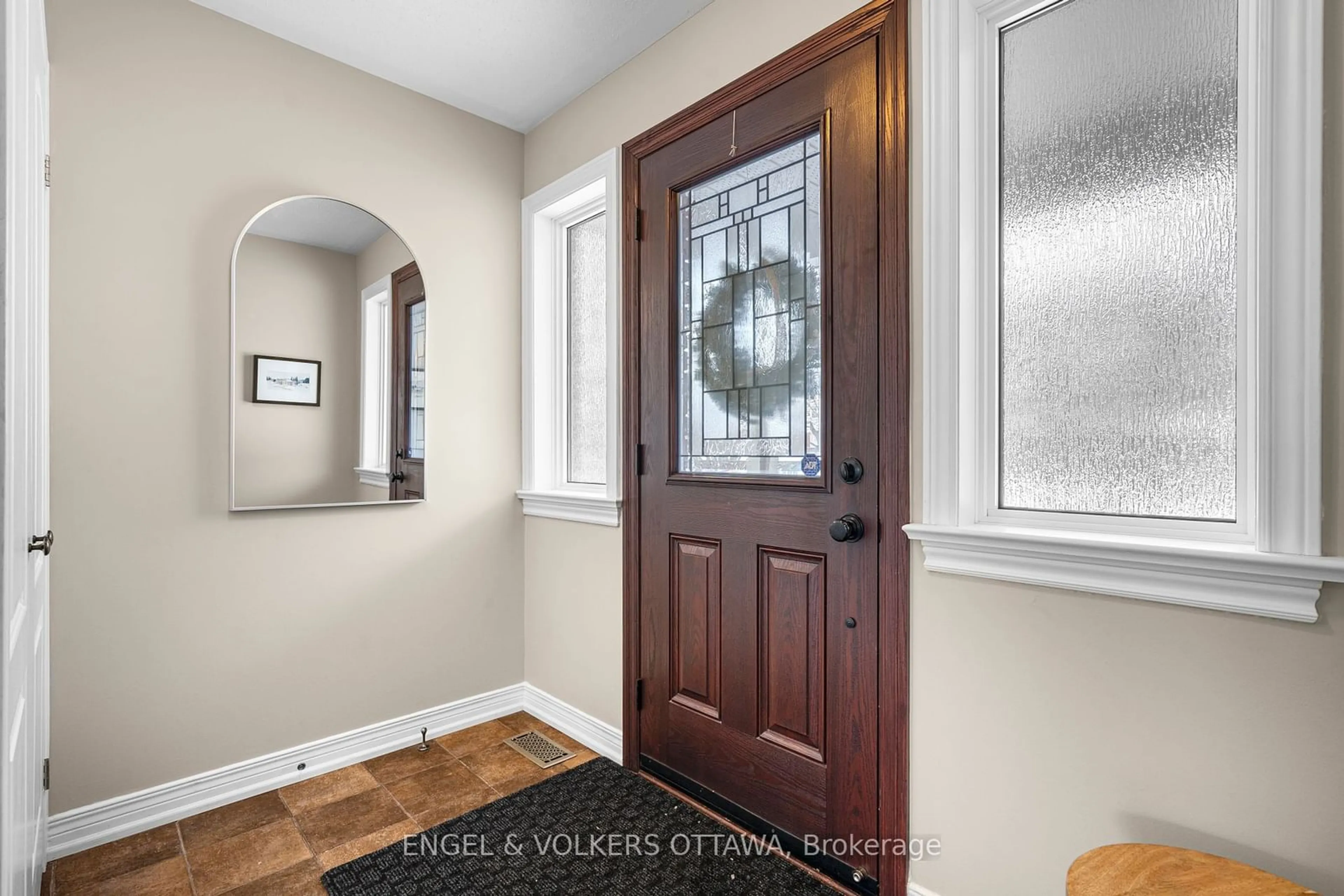 Indoor entryway for 36 Newborough Cres, Barrhaven Ontario K2G 6A5