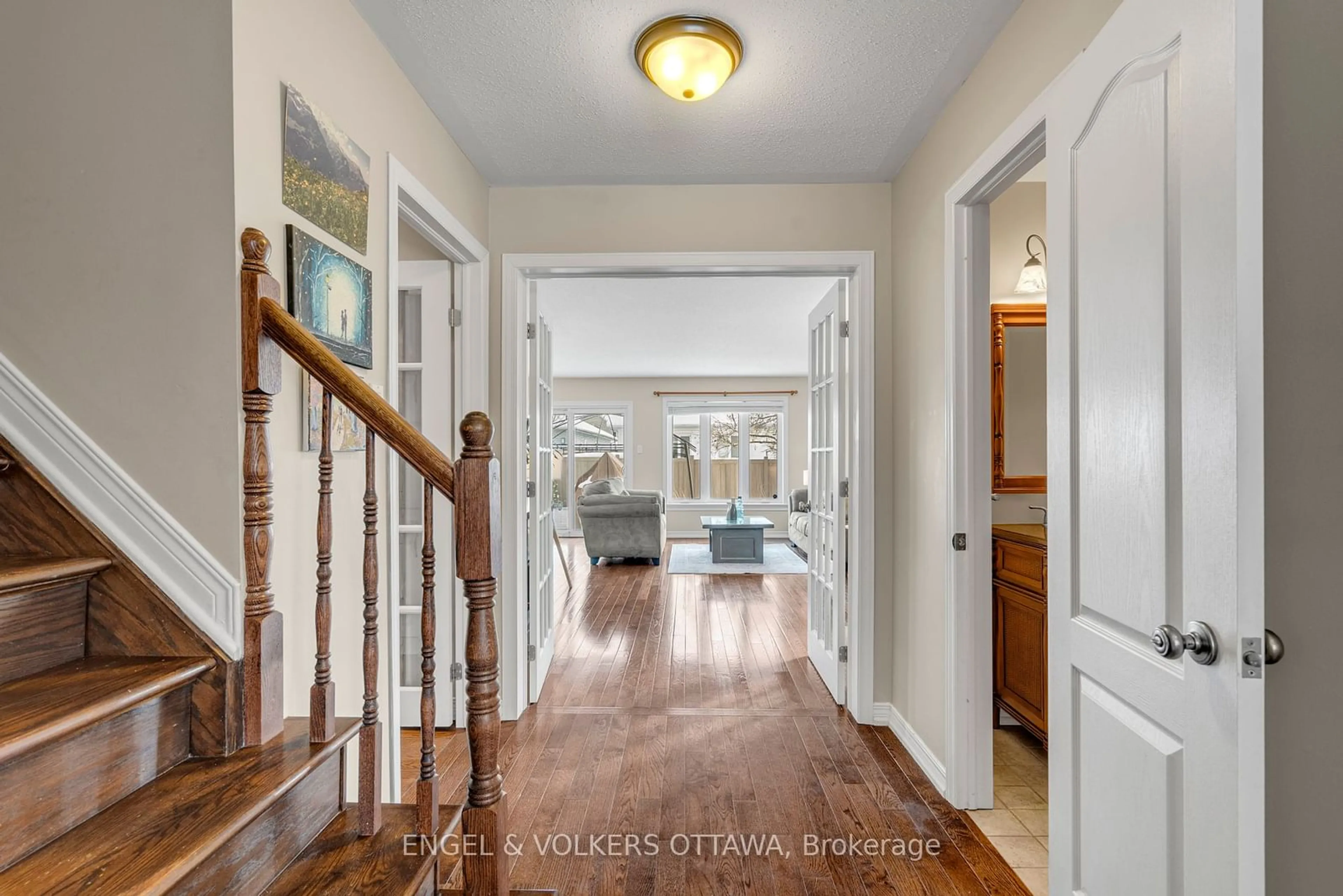 Indoor entryway for 36 Newborough Cres, Barrhaven Ontario K2G 6A5