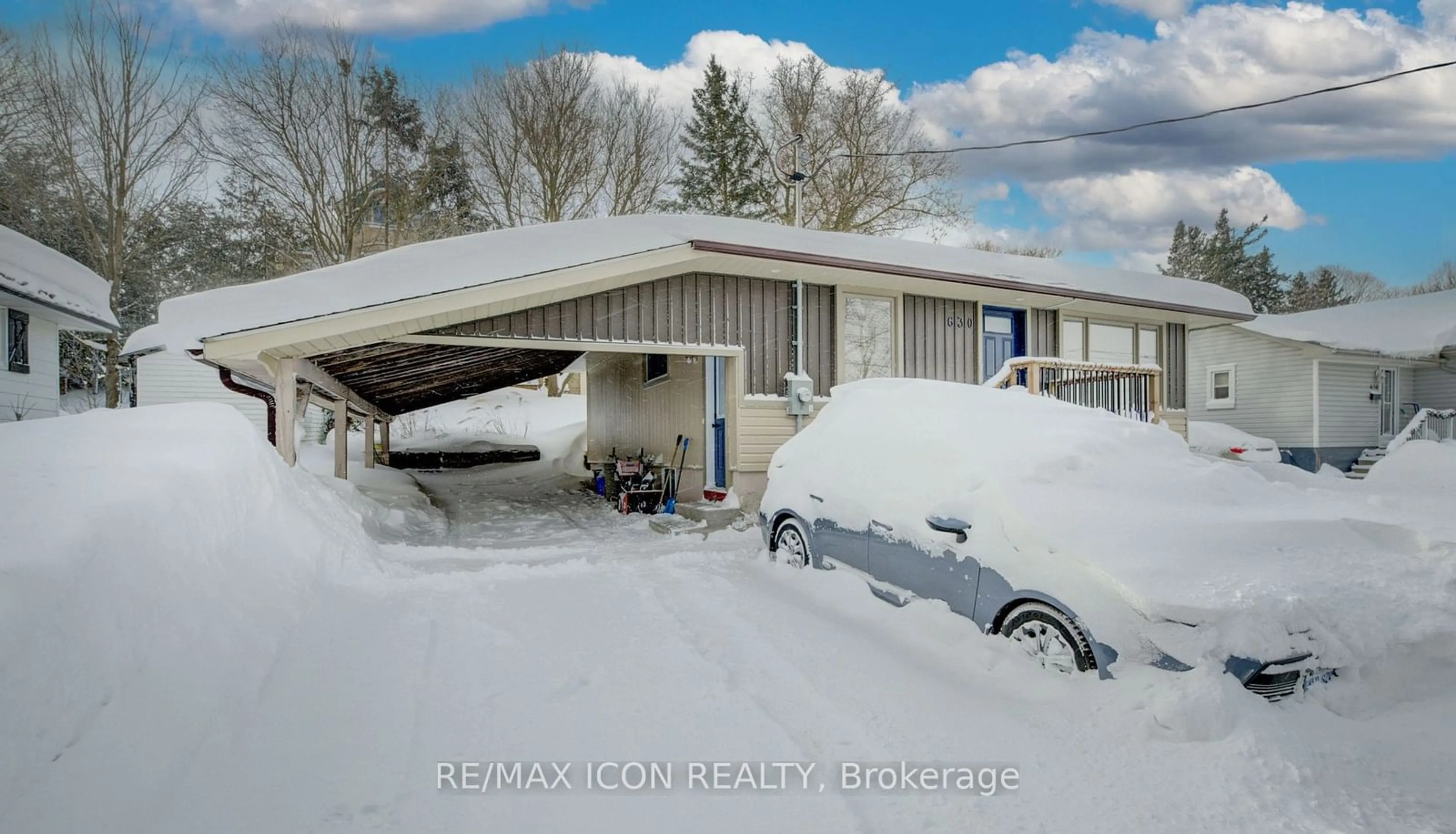 Indoor garage for 630 Waterloo St, Wellington North Ontario N0G 2L3