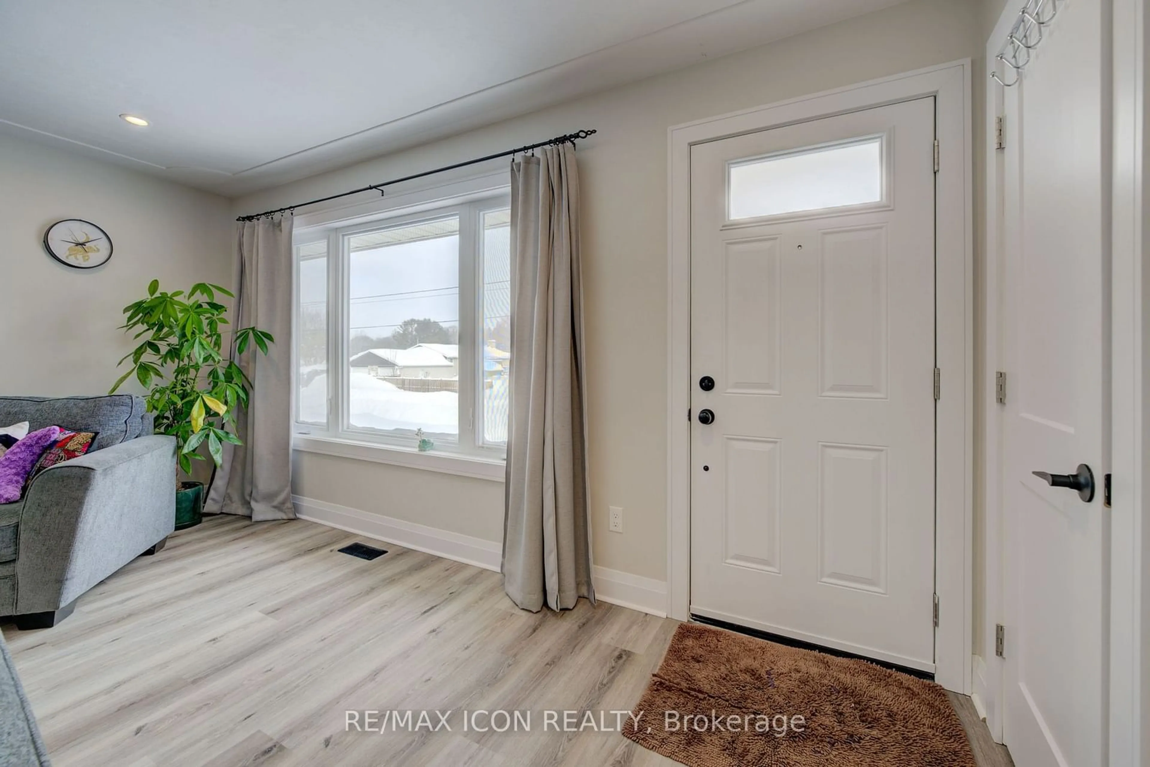 Indoor entryway for 630 Waterloo St, Wellington North Ontario N0G 2L3