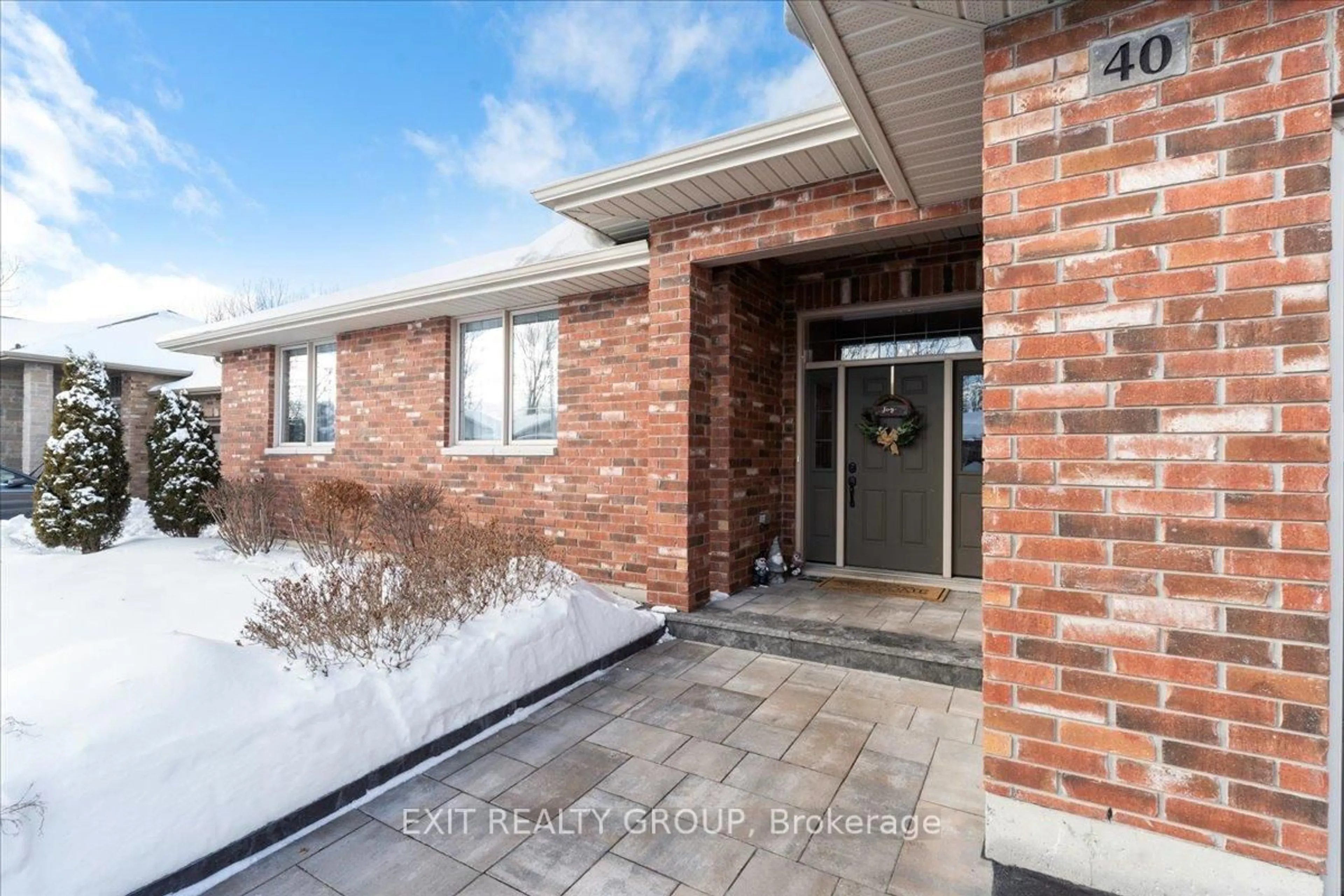 Home with brick exterior material, street for 40 Kawartha Crt, Belleville Ontario K8N 0C1