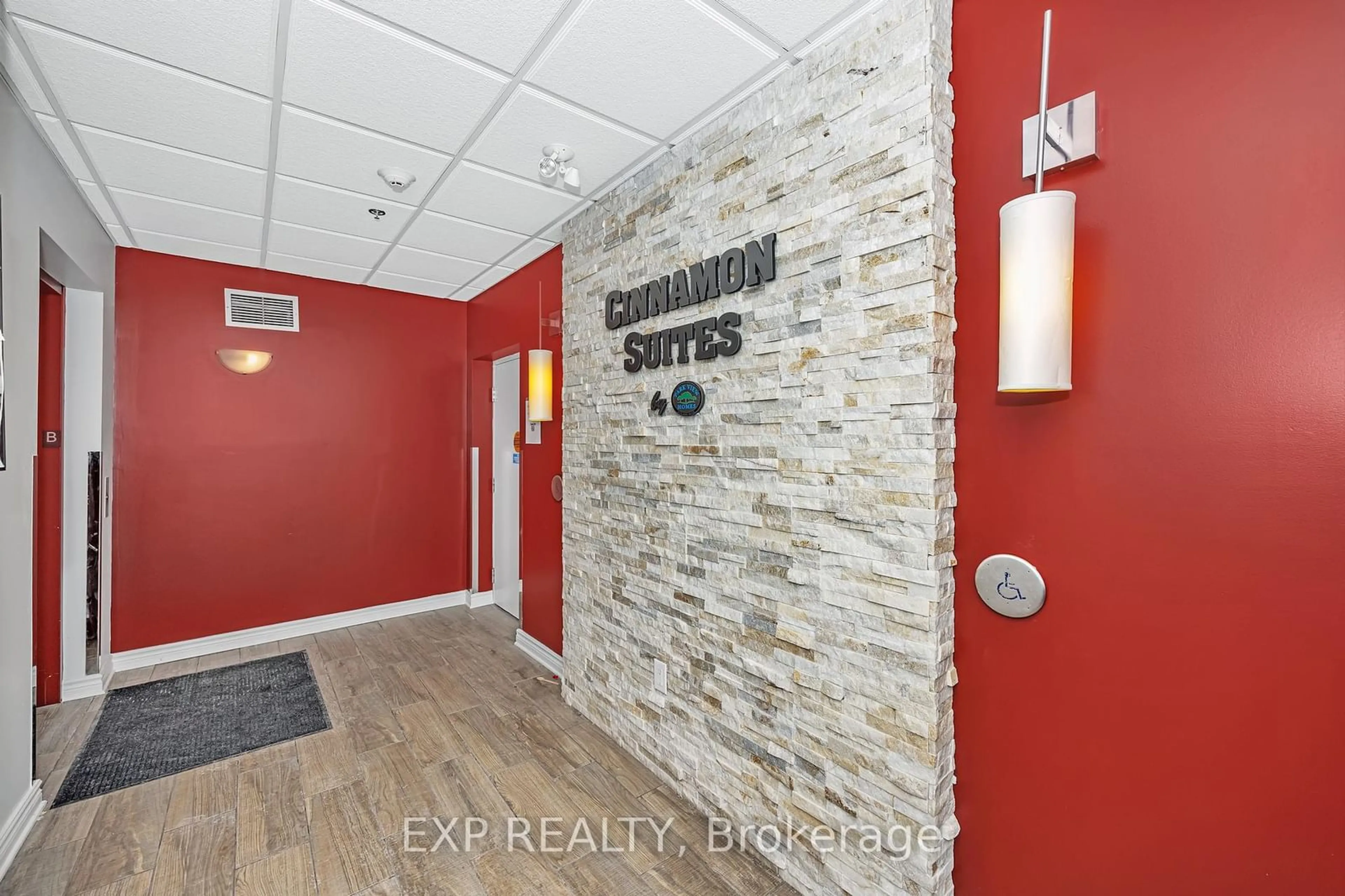 Indoor entryway for 240 Coleman St #212, Carleton Place Ontario K7C 0E2