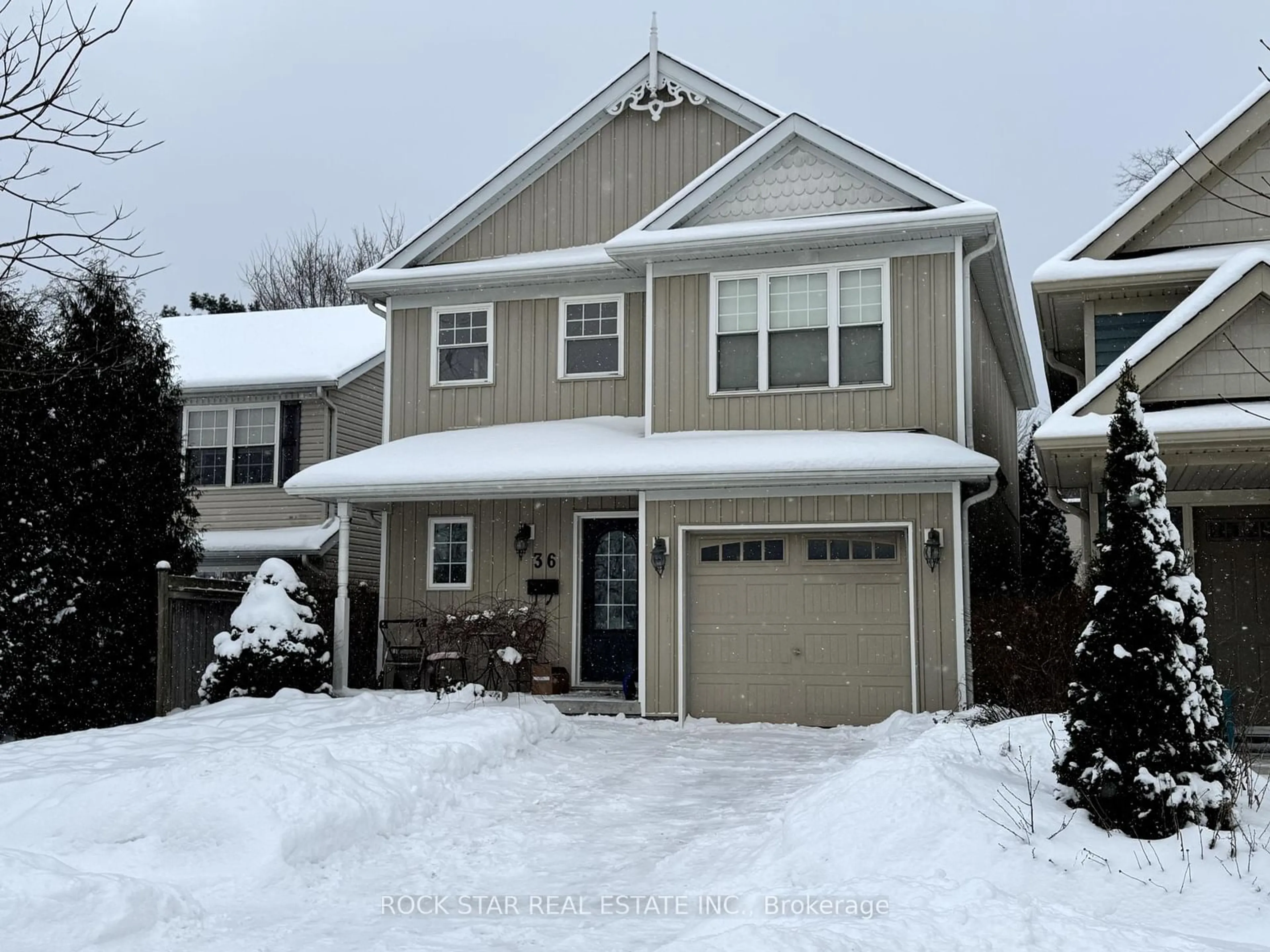 Home with vinyl exterior material, street for 36 Chicory Cres, St. Catharines Ontario L2R 6K7