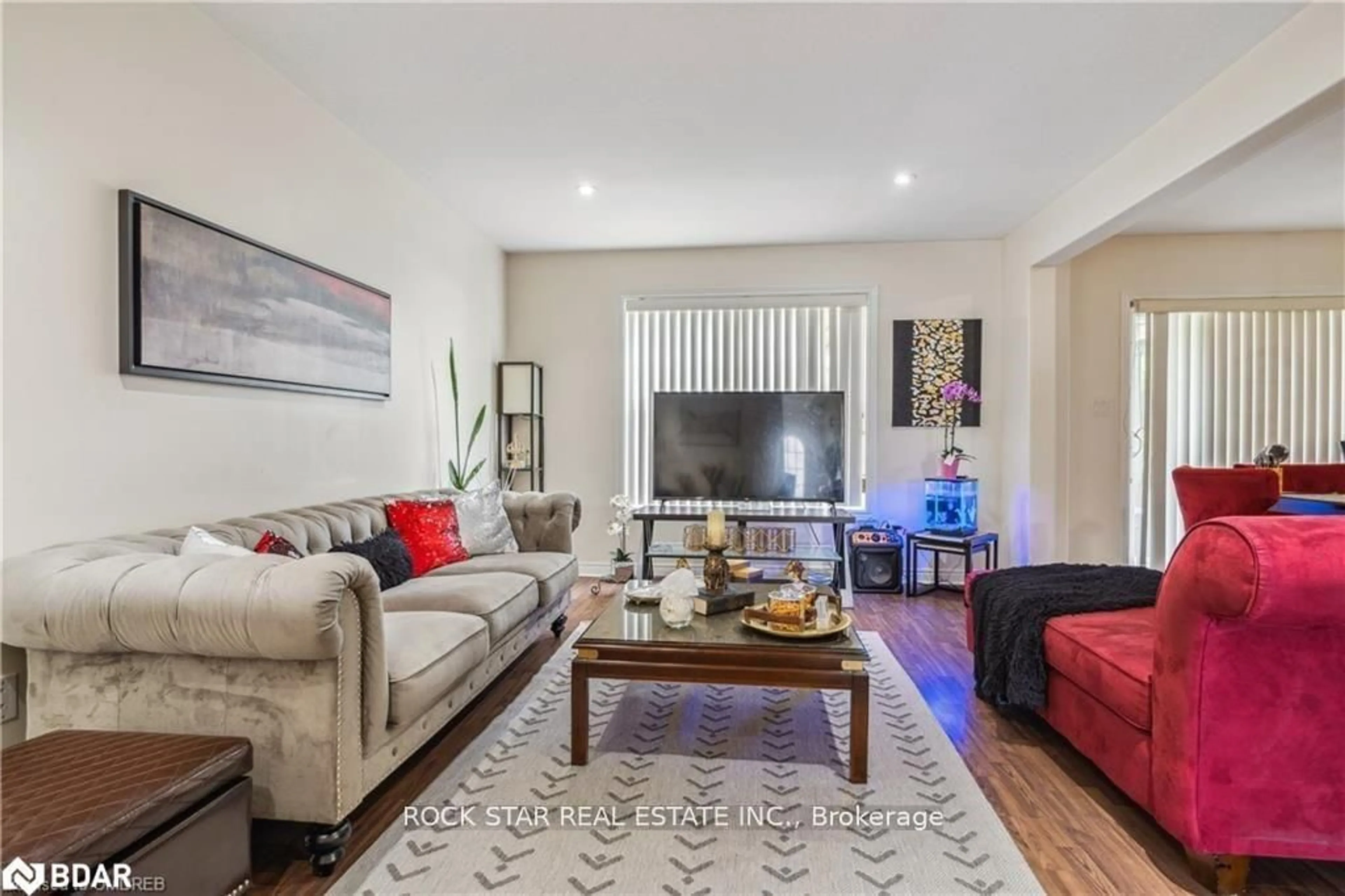 Living room with furniture, unknown for 36 Chicory Cres, St. Catharines Ontario L2R 6K7