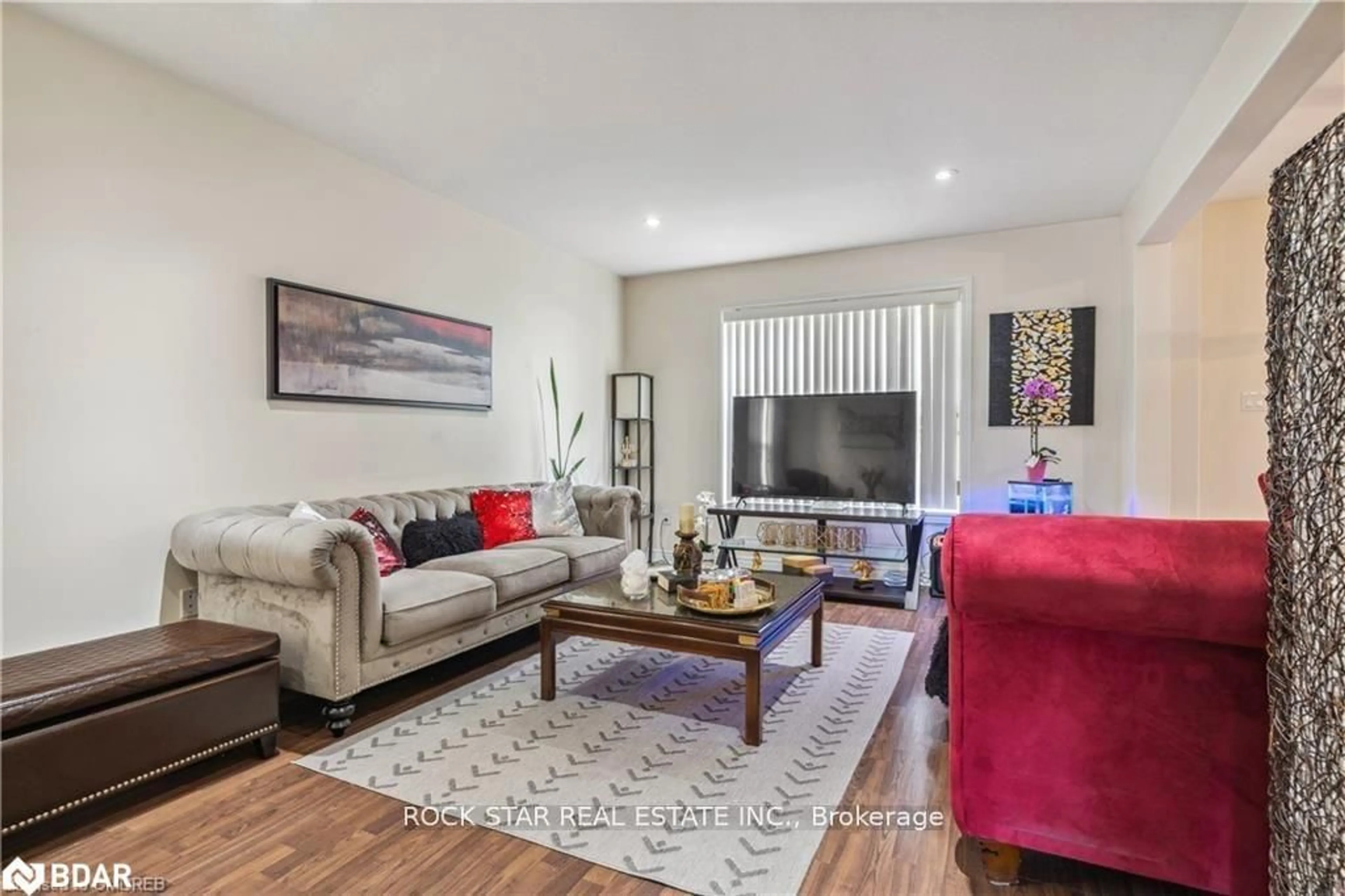 Living room with furniture, unknown for 36 Chicory Cres, St. Catharines Ontario L2R 6K7