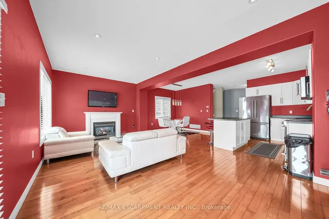 Additional property image - 8 Knowles St
