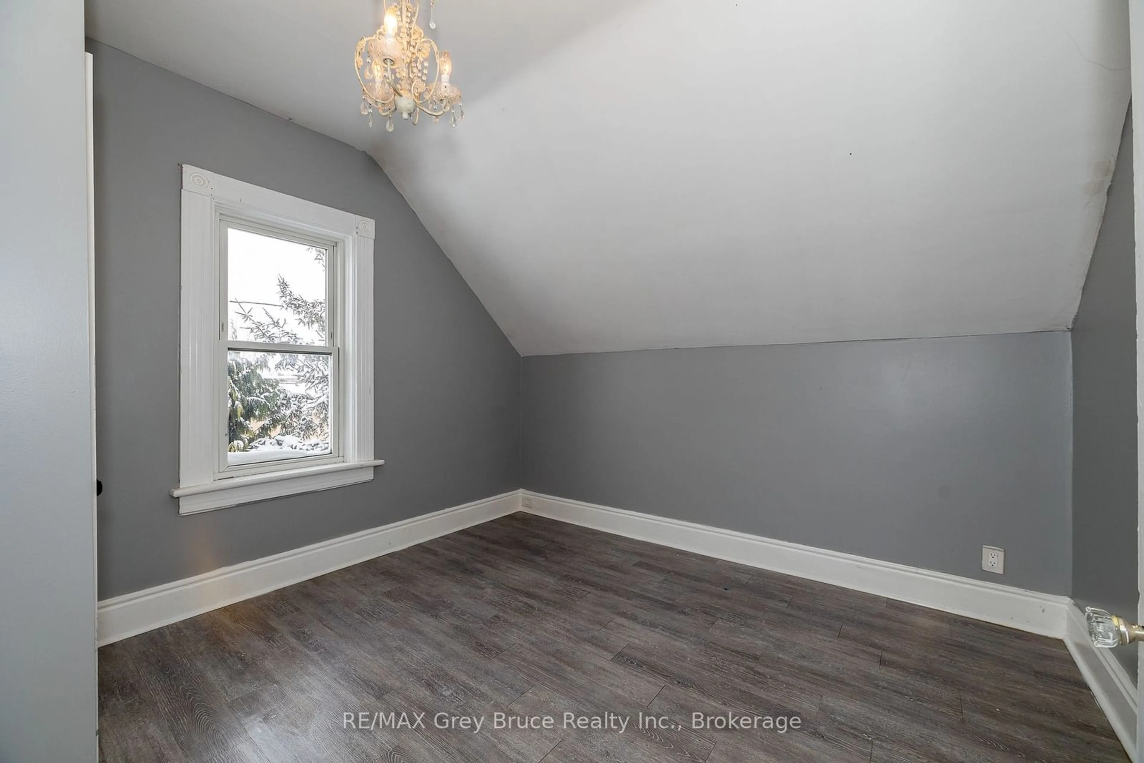 A pic of a room for 1539 9th Ave, Owen Sound Ontario N4K 3E9