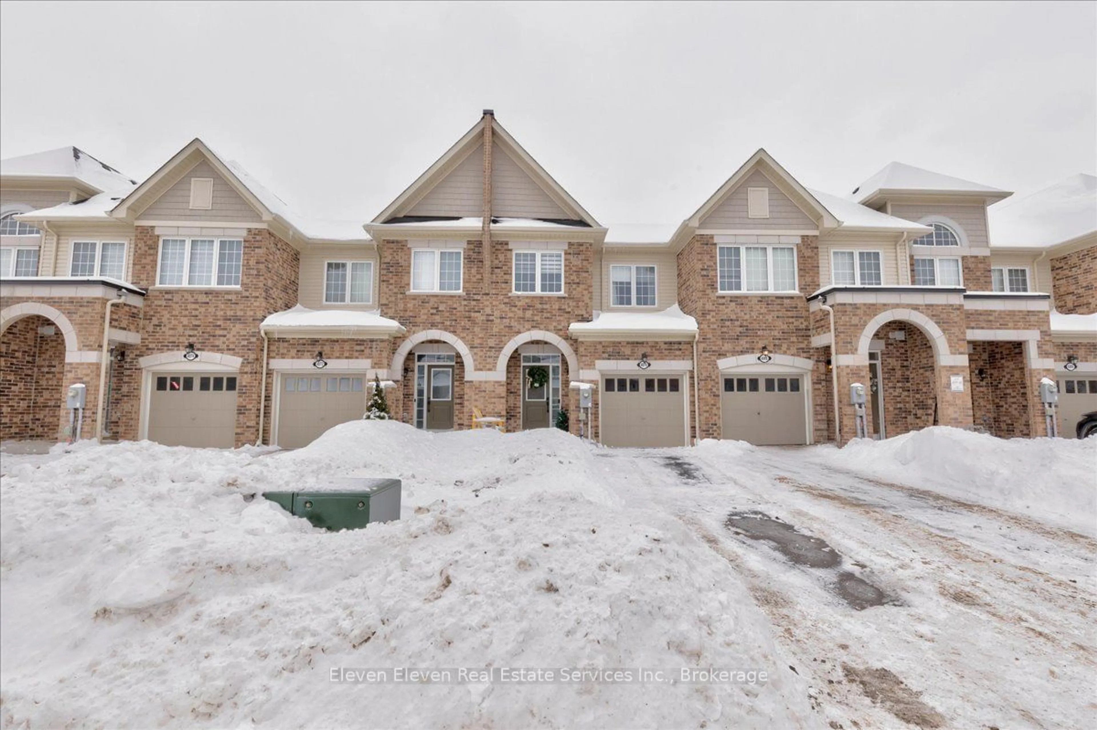 Home with brick exterior material, street for 4070 Fracchioni Dr, Lincoln Ontario L3J 0R5