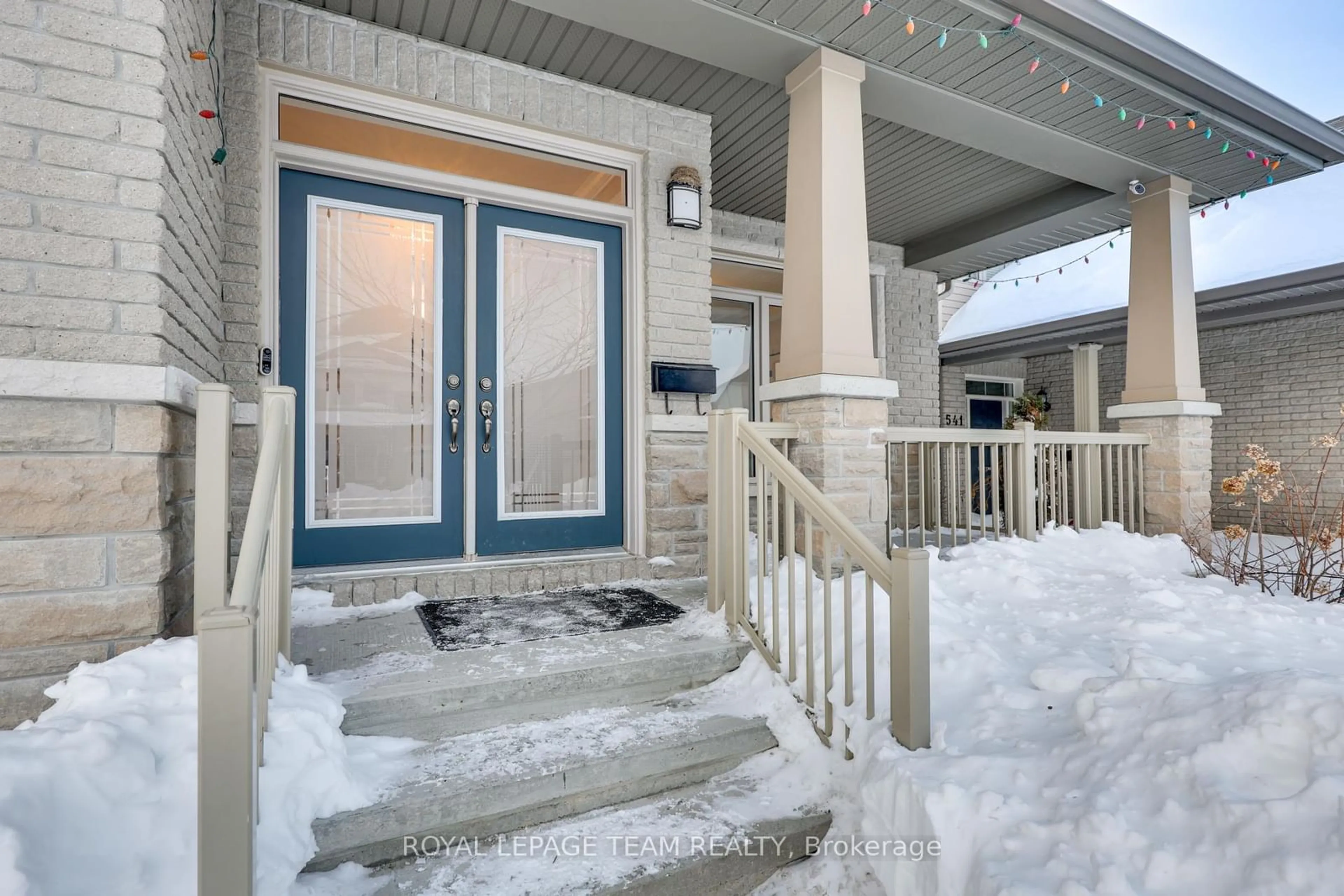 Indoor entryway for 539 Peerless St, Barrhaven Ontario K2J 6A7