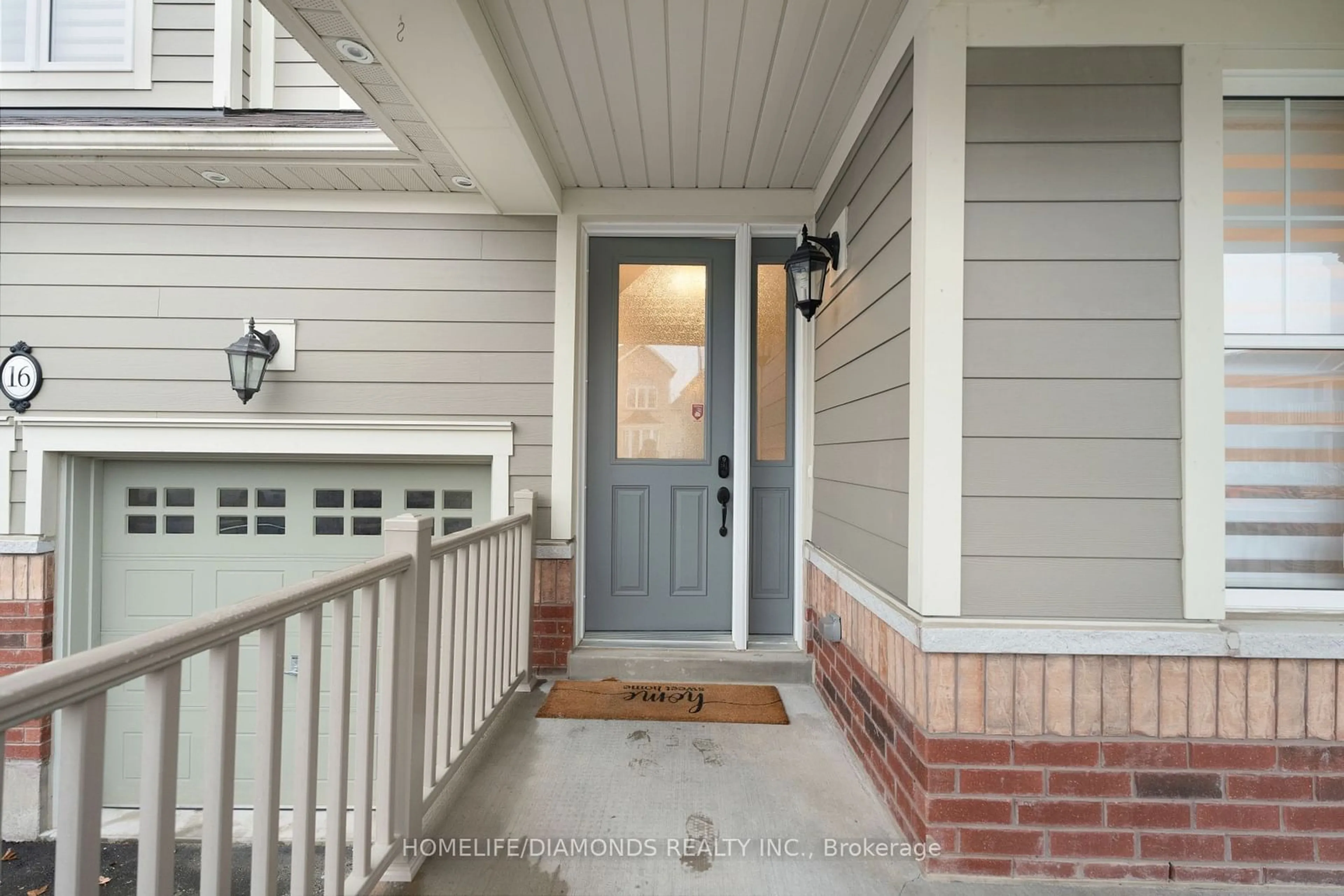 Indoor entryway for 16 White Ash Rd, Thorold Ontario L2V 0B3