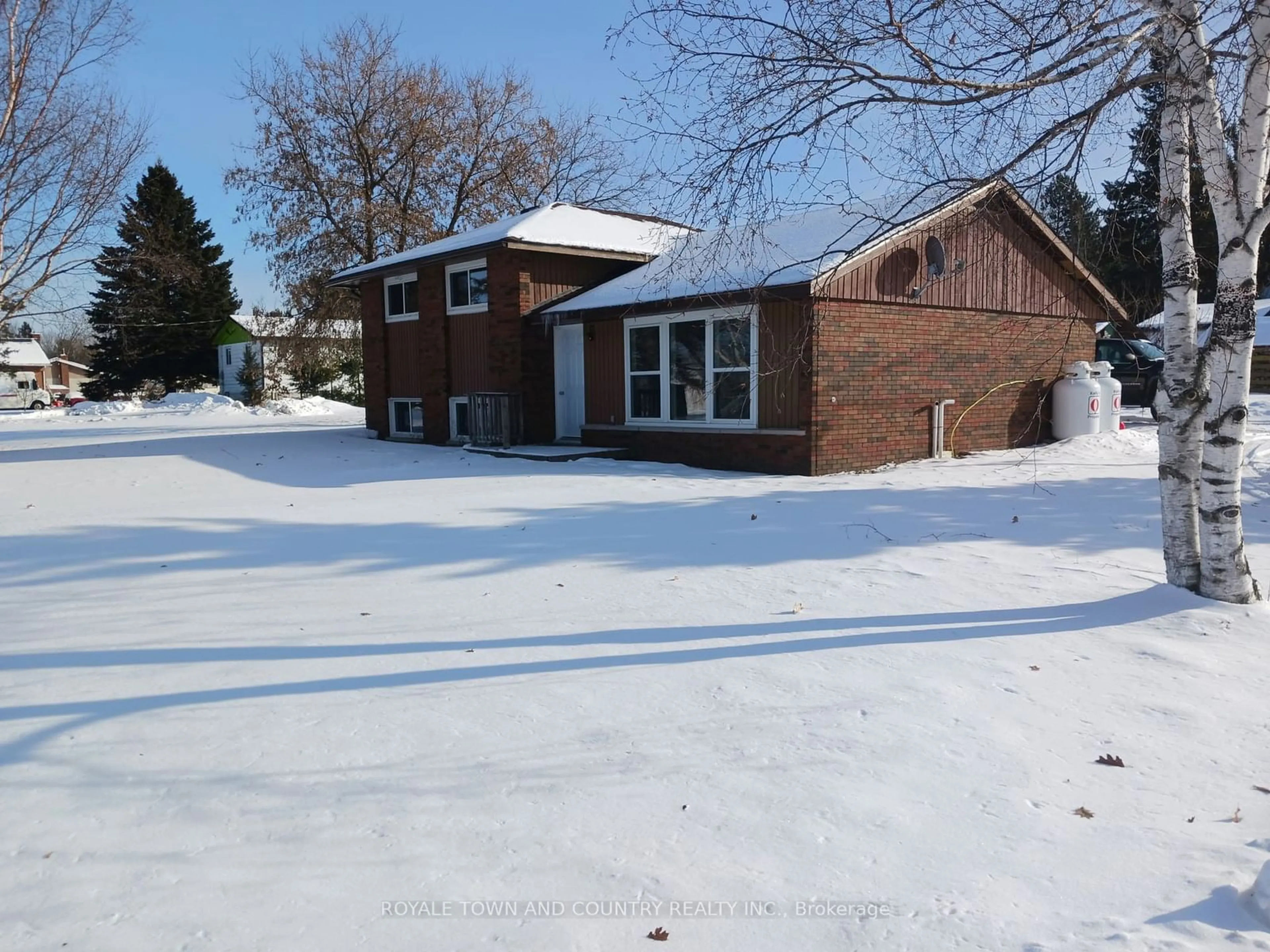 A pic from outside/outdoor area/front of a property/back of a property/a pic from drone, street for 9 Fitzgerald St, Hastings Highlands Ontario K0L 2S0