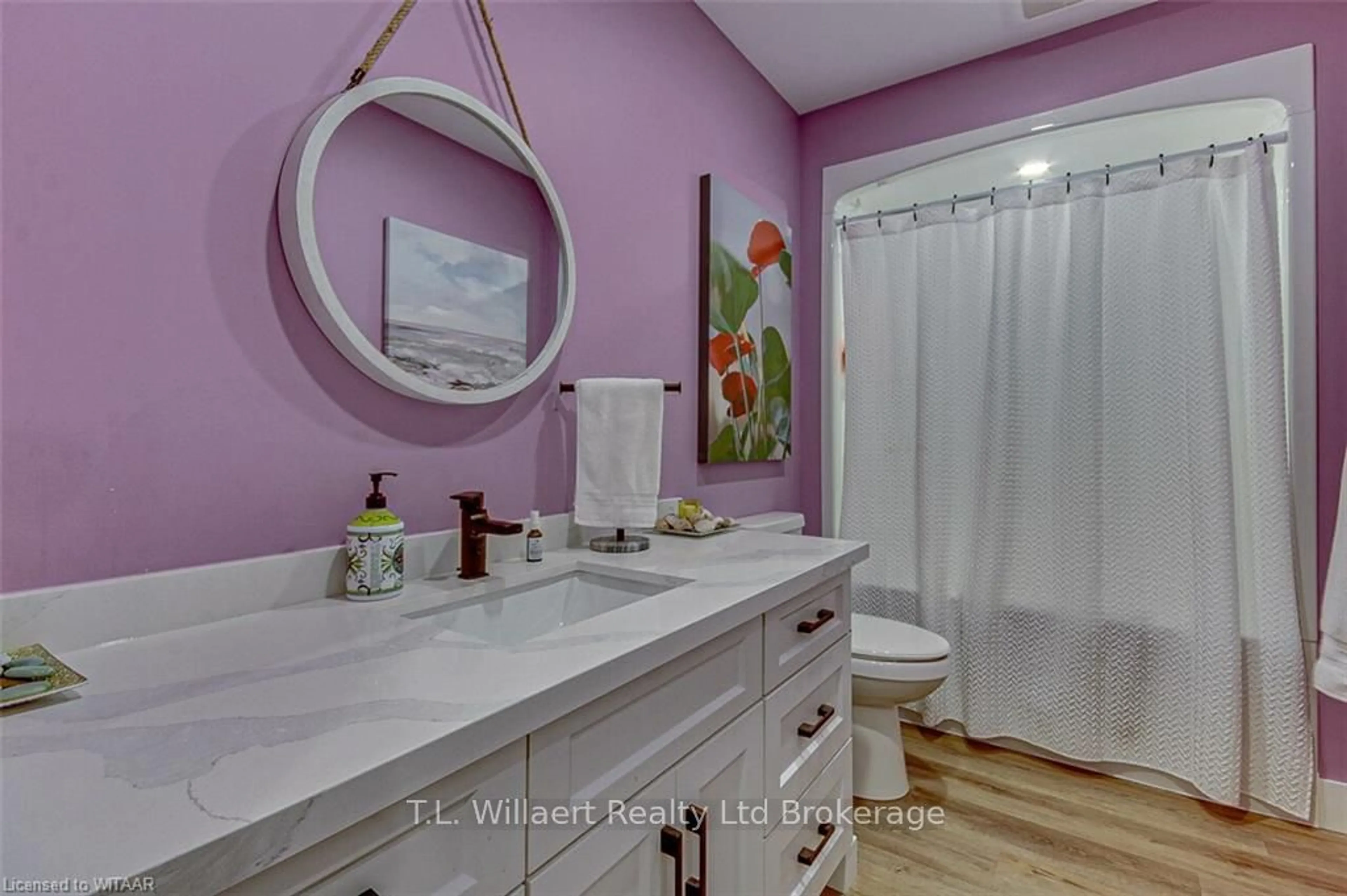 Contemporary bathroom, ceramic/tile floor for 5 John Pound Rd #22, Tillsonburg Ontario N4G 5X3