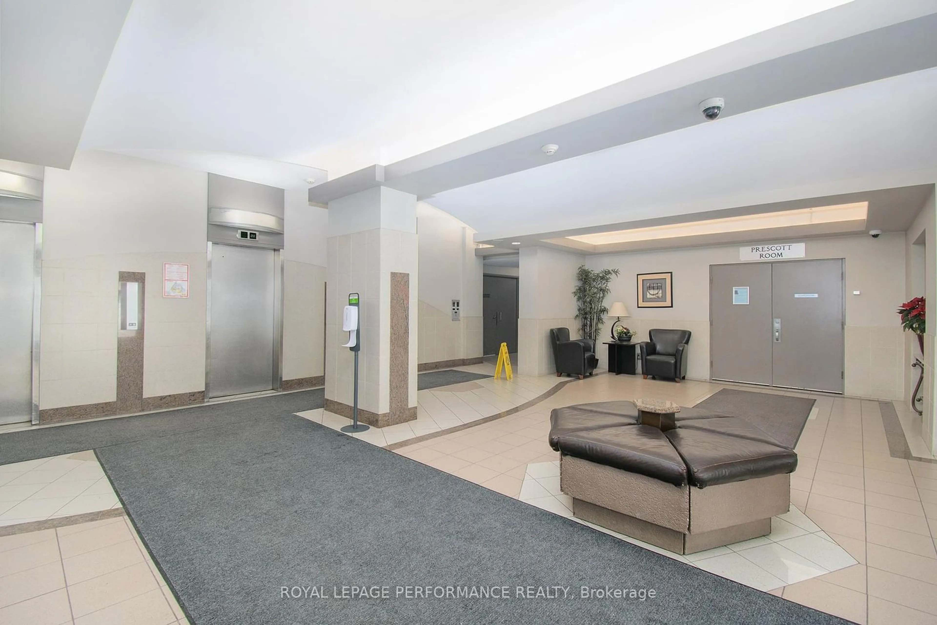 Lobby for 900 Dynes Rd #2306, Ottawa Ontario K2C 3L6