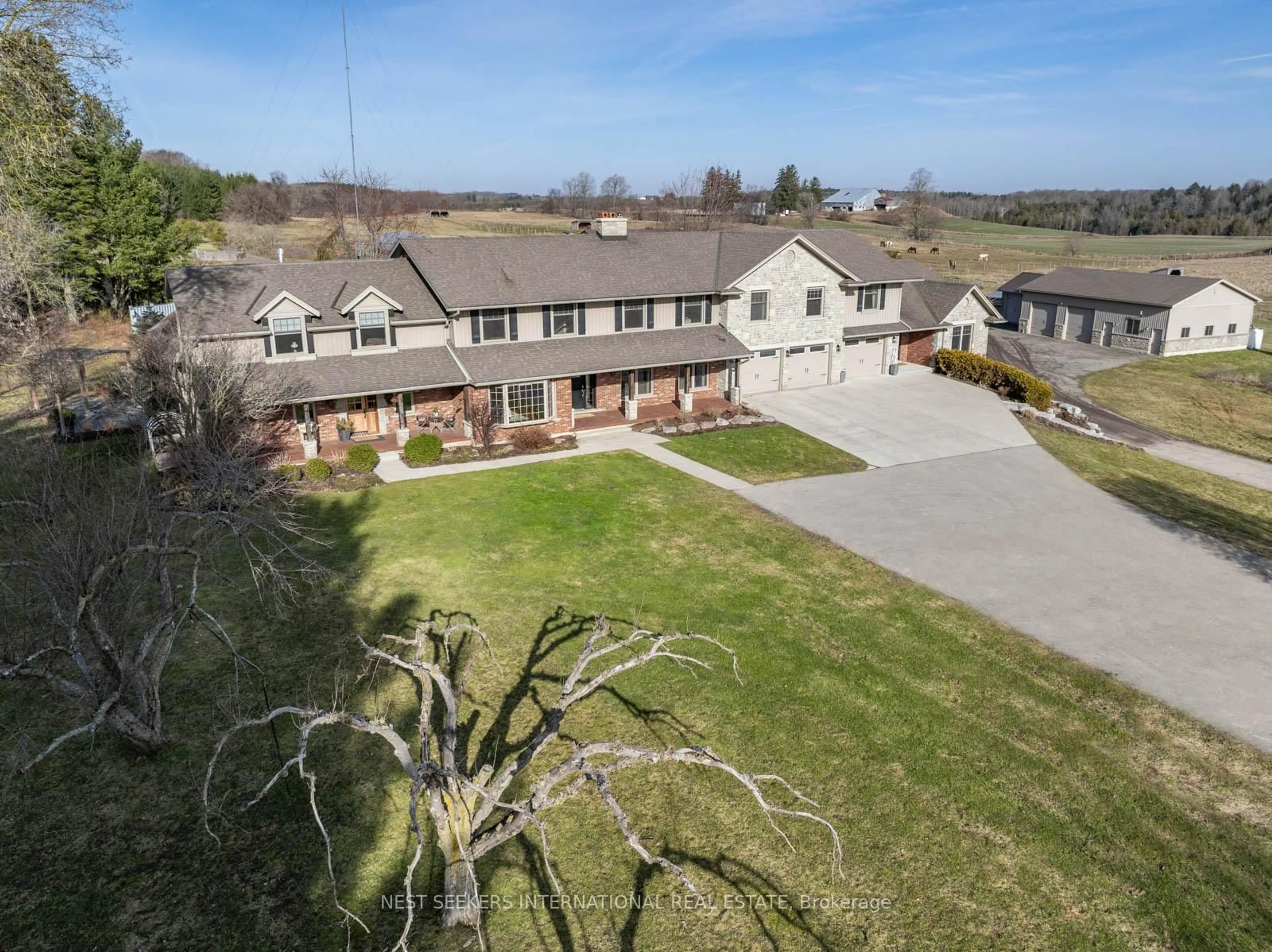 A pic from outside/outdoor area/front of a property/back of a property/a pic from drone, street for 1830 Kressler Rd, Waterloo Ontario N2J 3Z4