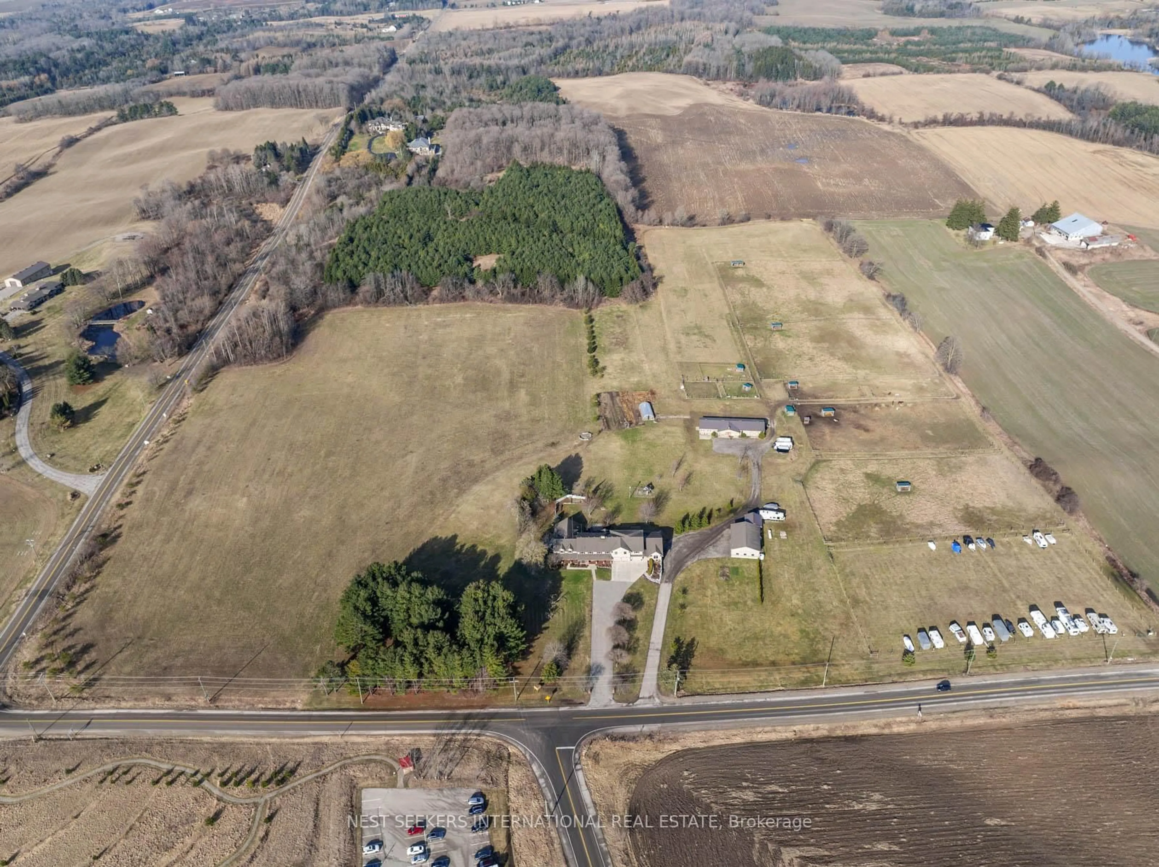 A pic from outside/outdoor area/front of a property/back of a property/a pic from drone, unknown for 1830 Kressler Rd, Waterloo Ontario N2J 3Z4