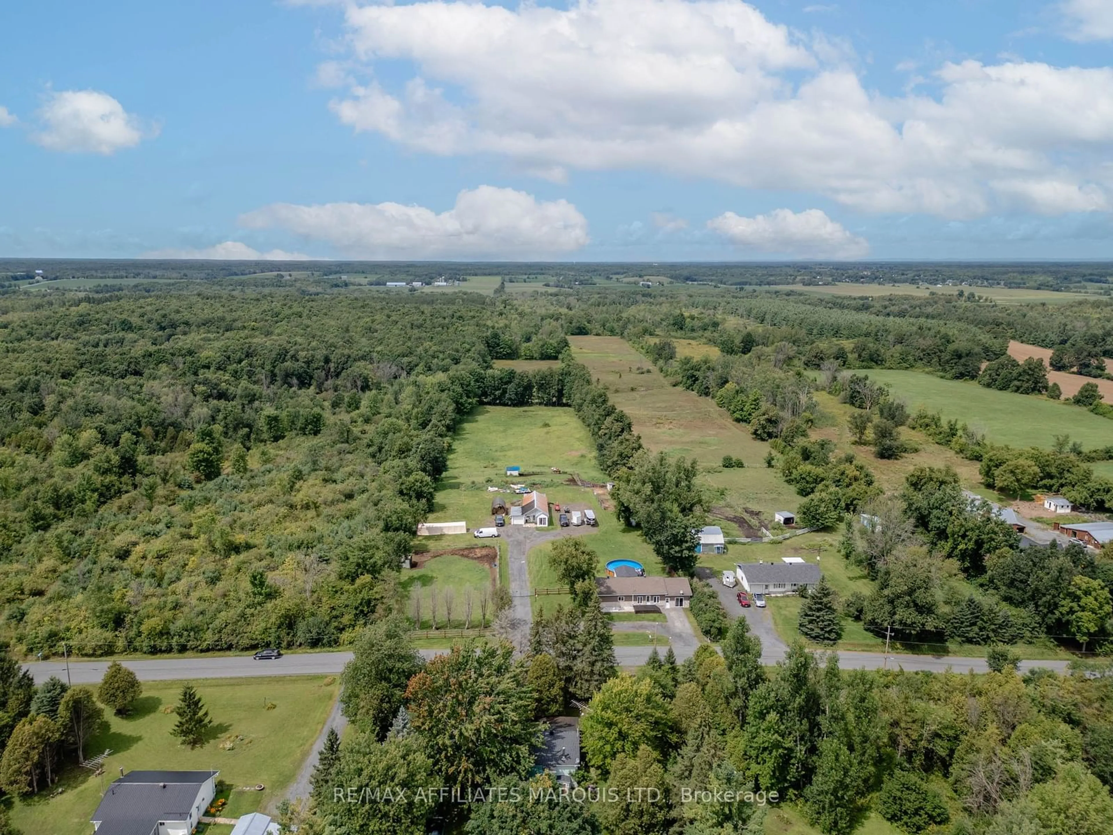 A pic from outside/outdoor area/front of a property/back of a property/a pic from drone, unknown for 20169 Beaupre Rd, South Glengarry Ontario K0C 1L0