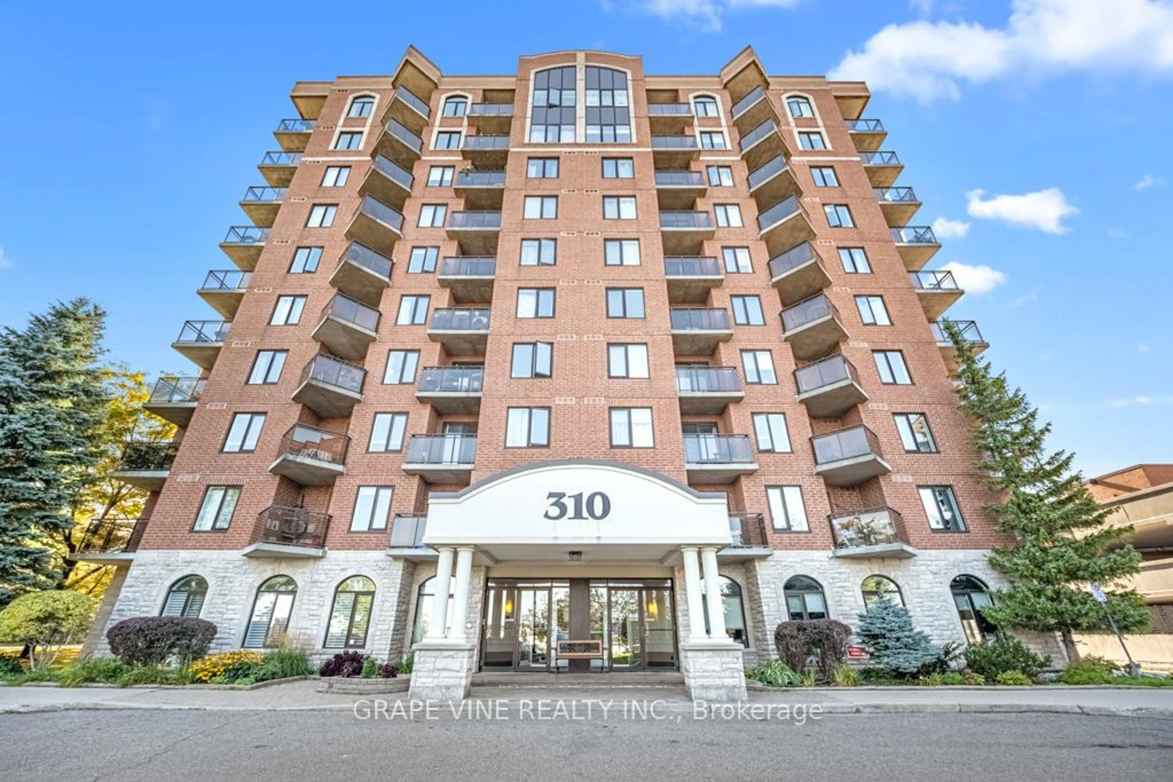 Indoor foyer for 310 CENTRAL PARK Dr #9B, Ottawa Ontario K2C 4G4