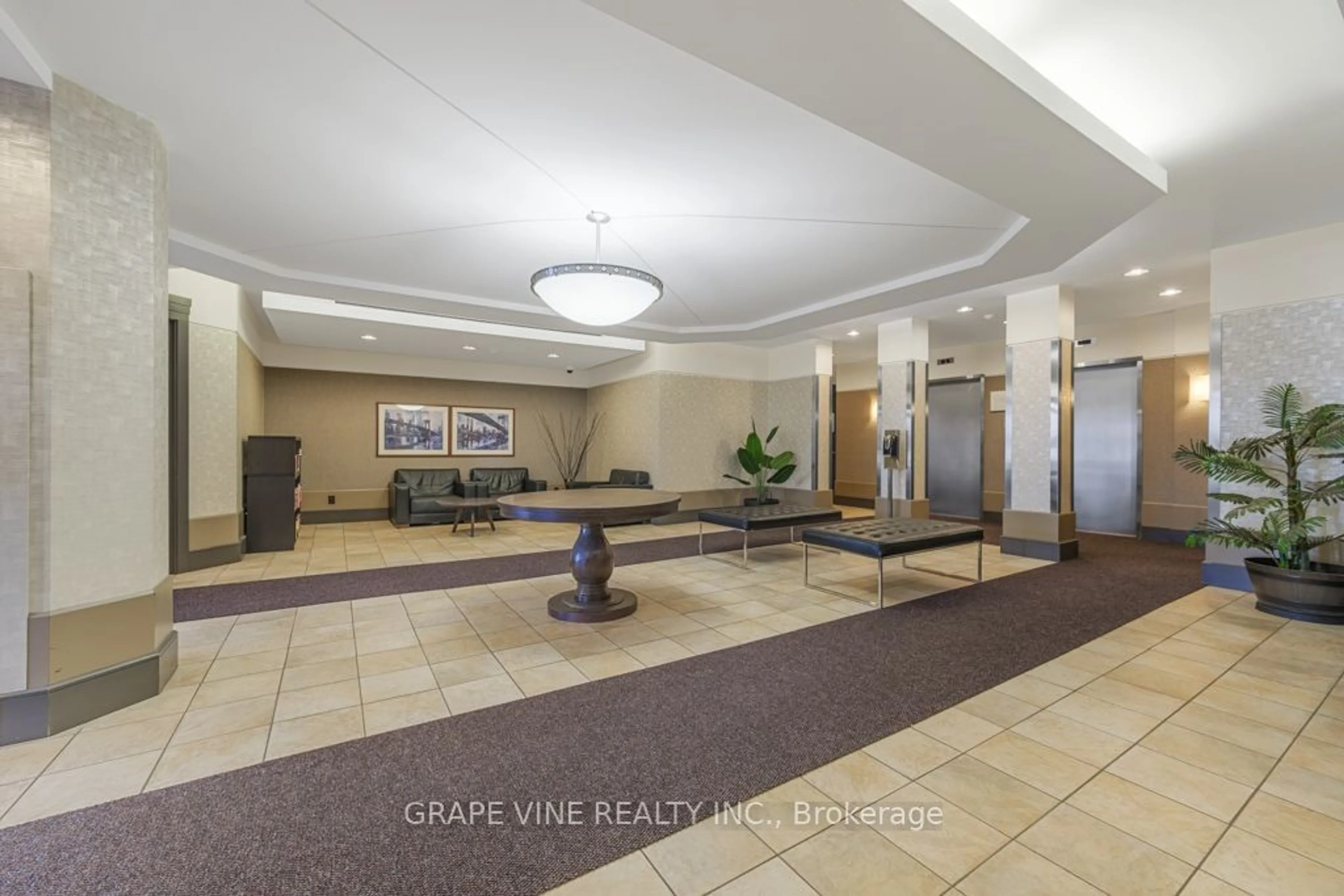 Lobby for 310 CENTRAL PARK Dr #9B, Carlington - Central Park Ontario K2C 4G4