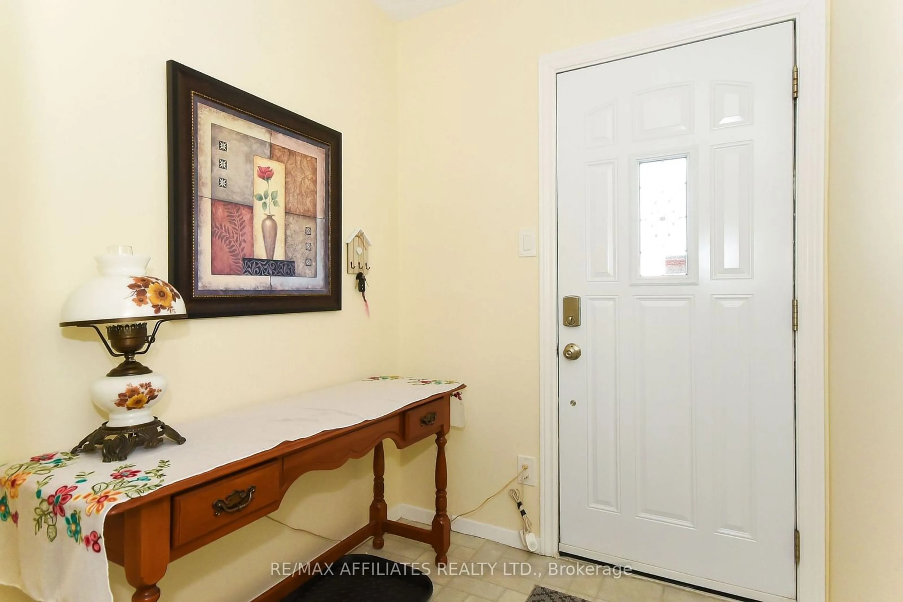 Indoor entryway for 3445 Uplands Dr #230, Hunt Club - Windsor Park Village and Area Ontario K1V 9N6