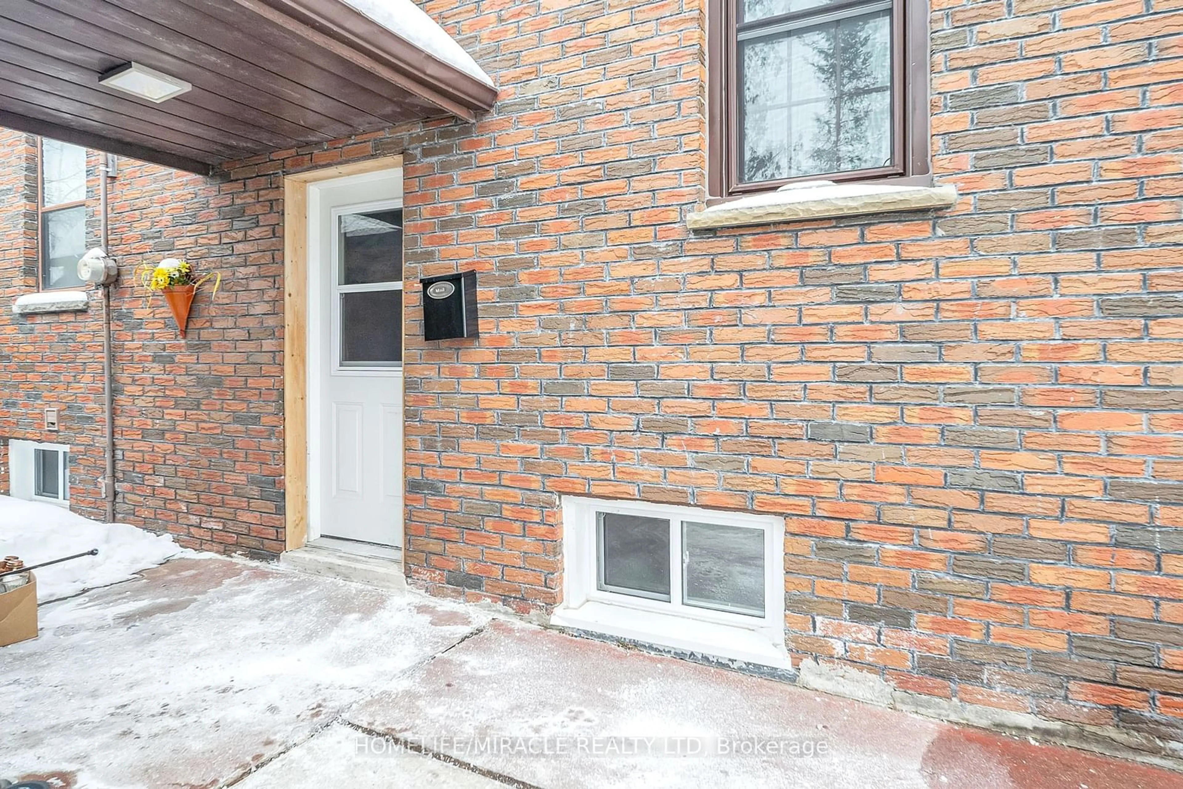 Home with brick exterior material, street for 4 Glendale Ave, London Ontario N6J 2H8