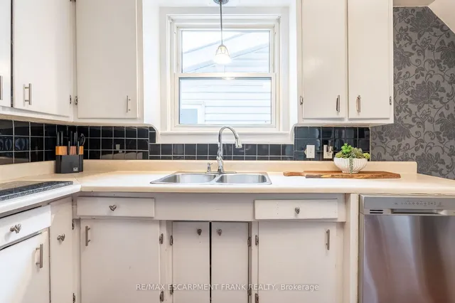 Additional property image - 32 East 23rd St
