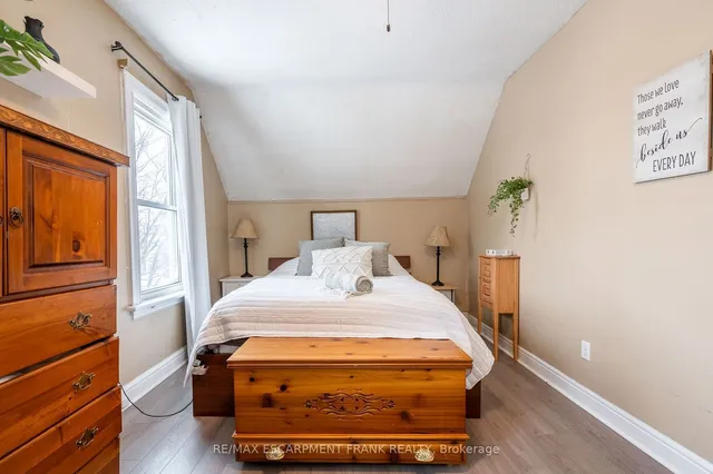 Additional property image - 32 East 23rd St