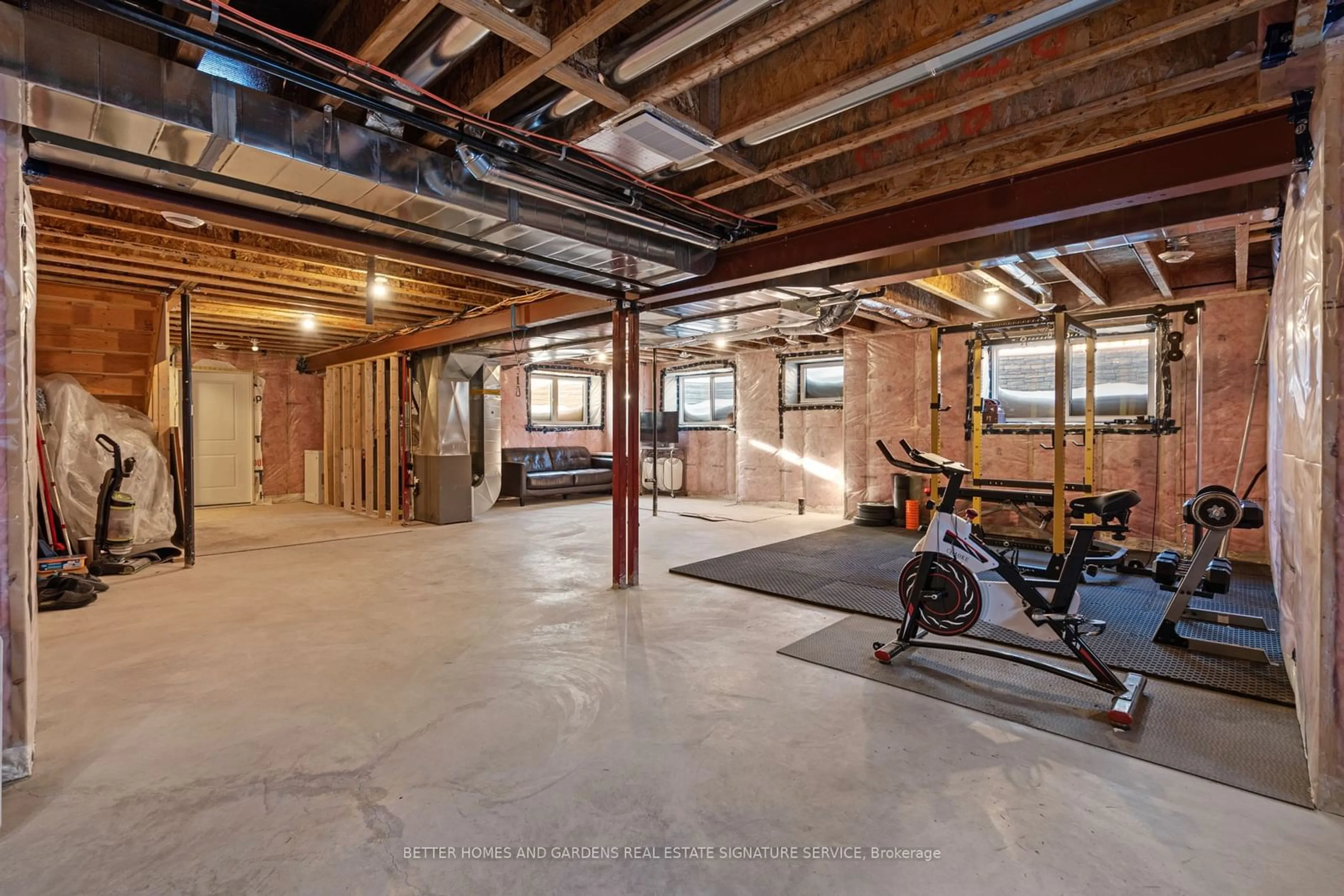 Indoor garage for 1 Stonecap Crt, Cramahe Ontario K0K 1S0