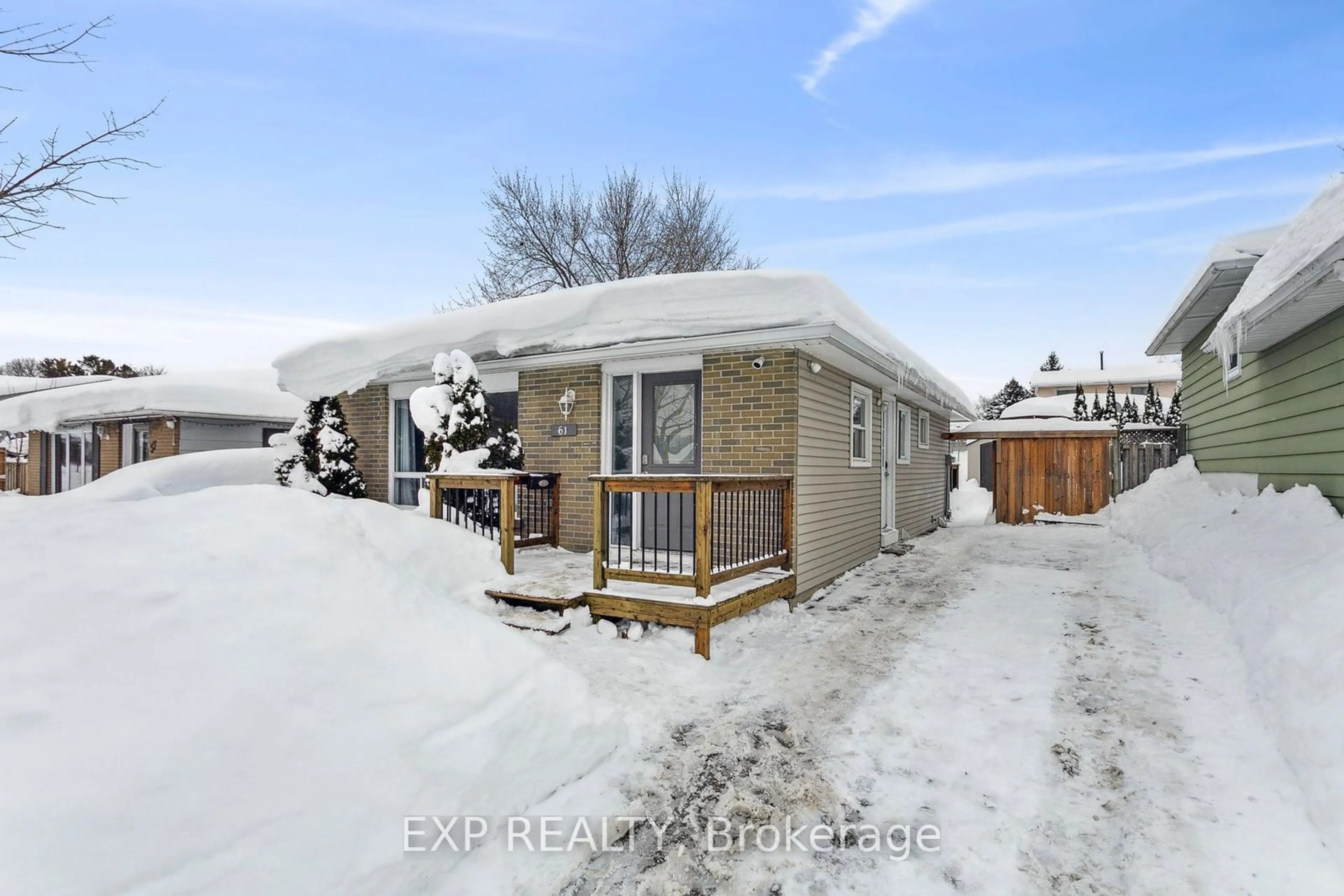 A pic from outside/outdoor area/front of a property/back of a property/a pic from drone, street for 61 Rossford Cres, Kitchener Ontario N2M 2H8