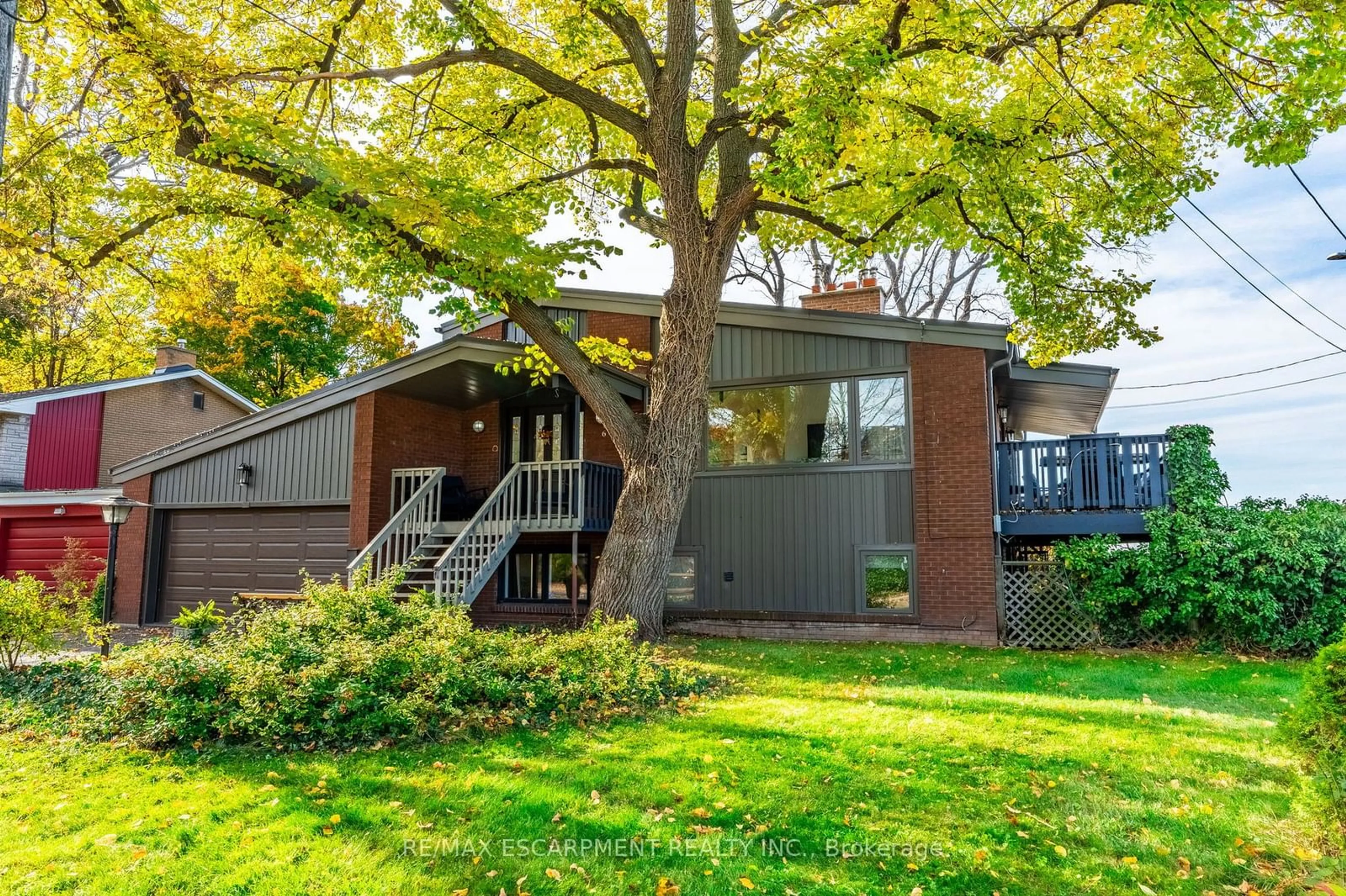 Home with vinyl exterior material, street for 6 ARCADE Cres, Hamilton Ontario L9C 3H7