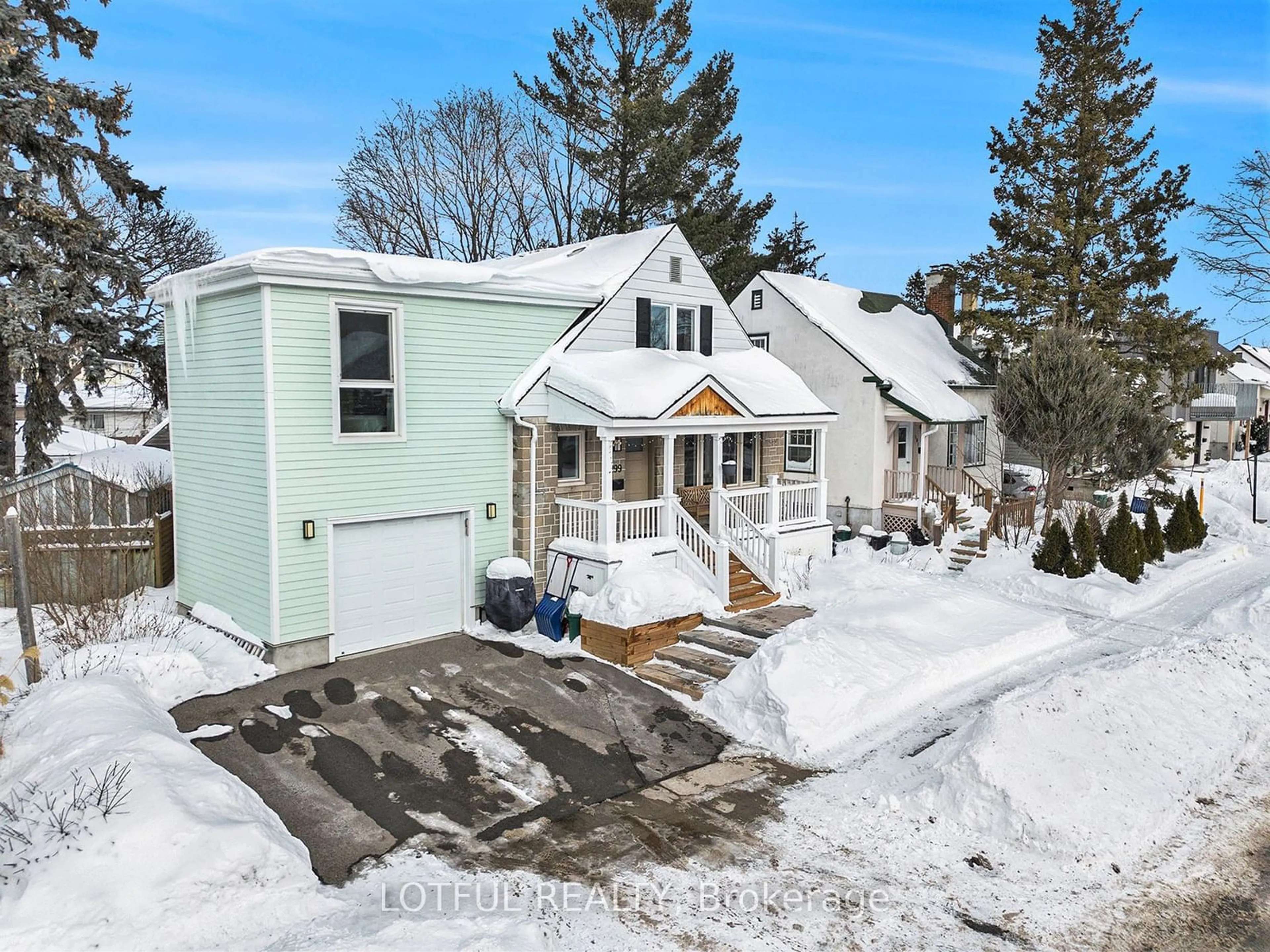 A pic from outside/outdoor area/front of a property/back of a property/a pic from drone, street for 299 OAKDALE Ave, Tunneys Pasture and Ottawa West Ontario K1Y 0E5