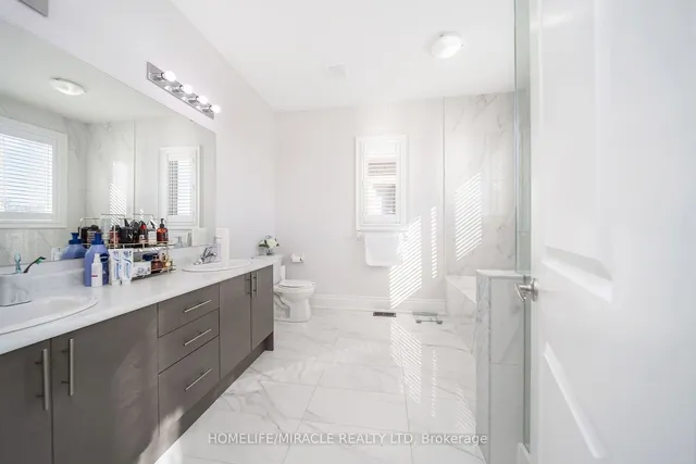 Additional property image - 16 Mountain Heights Pl