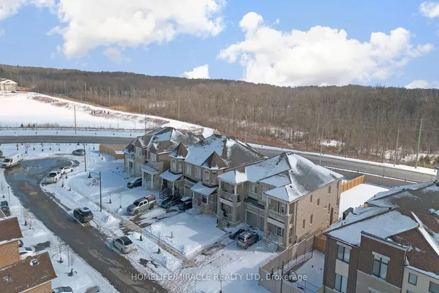 Additional property image - 16 Mountain Heights Pl