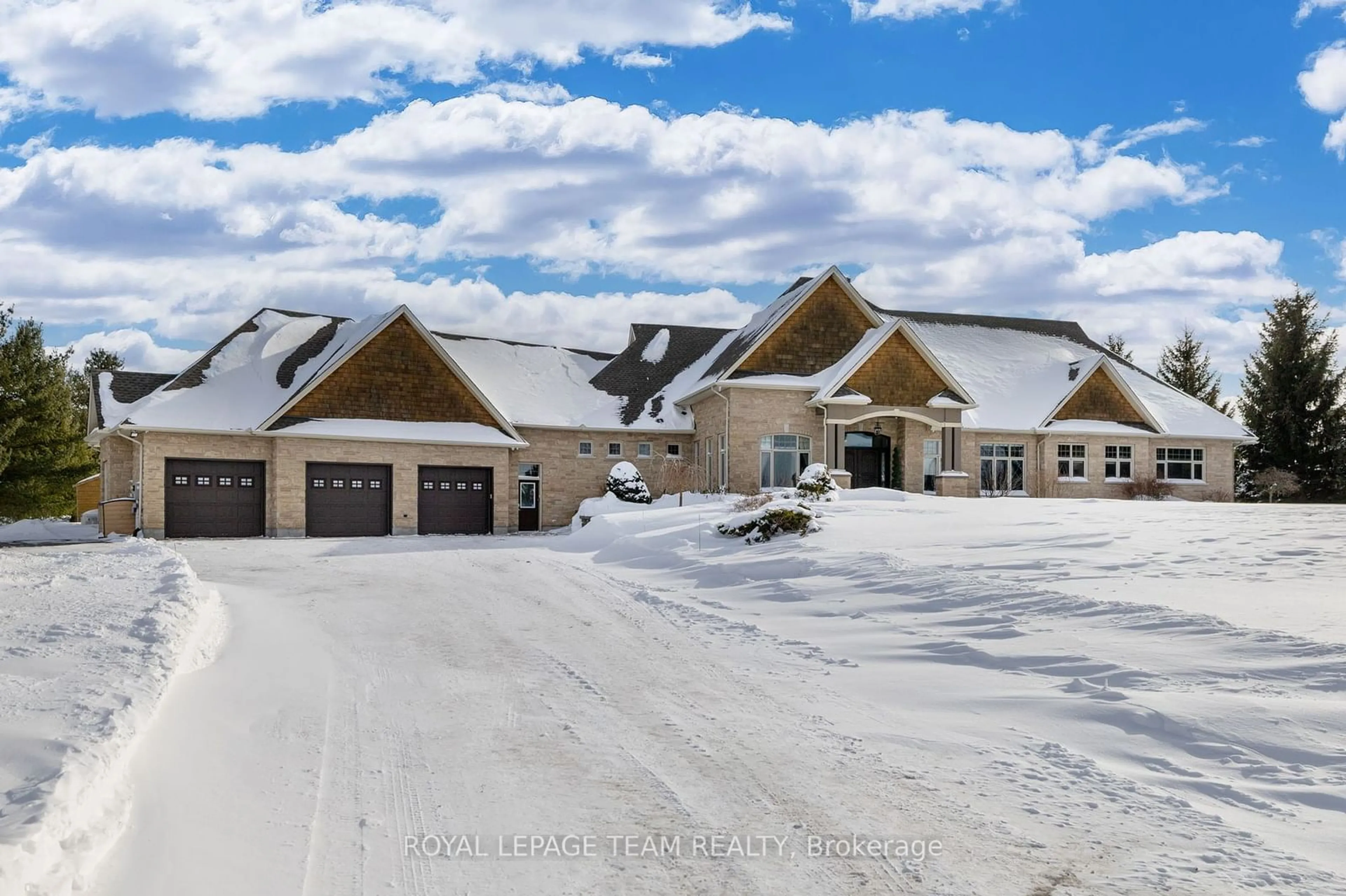 A pic from outside/outdoor area/front of a property/back of a property/a pic from drone, mountain view for 648 Caracara Dr, Manotick - Kars - Rideau Twp and Area Ontario K4M 0A1