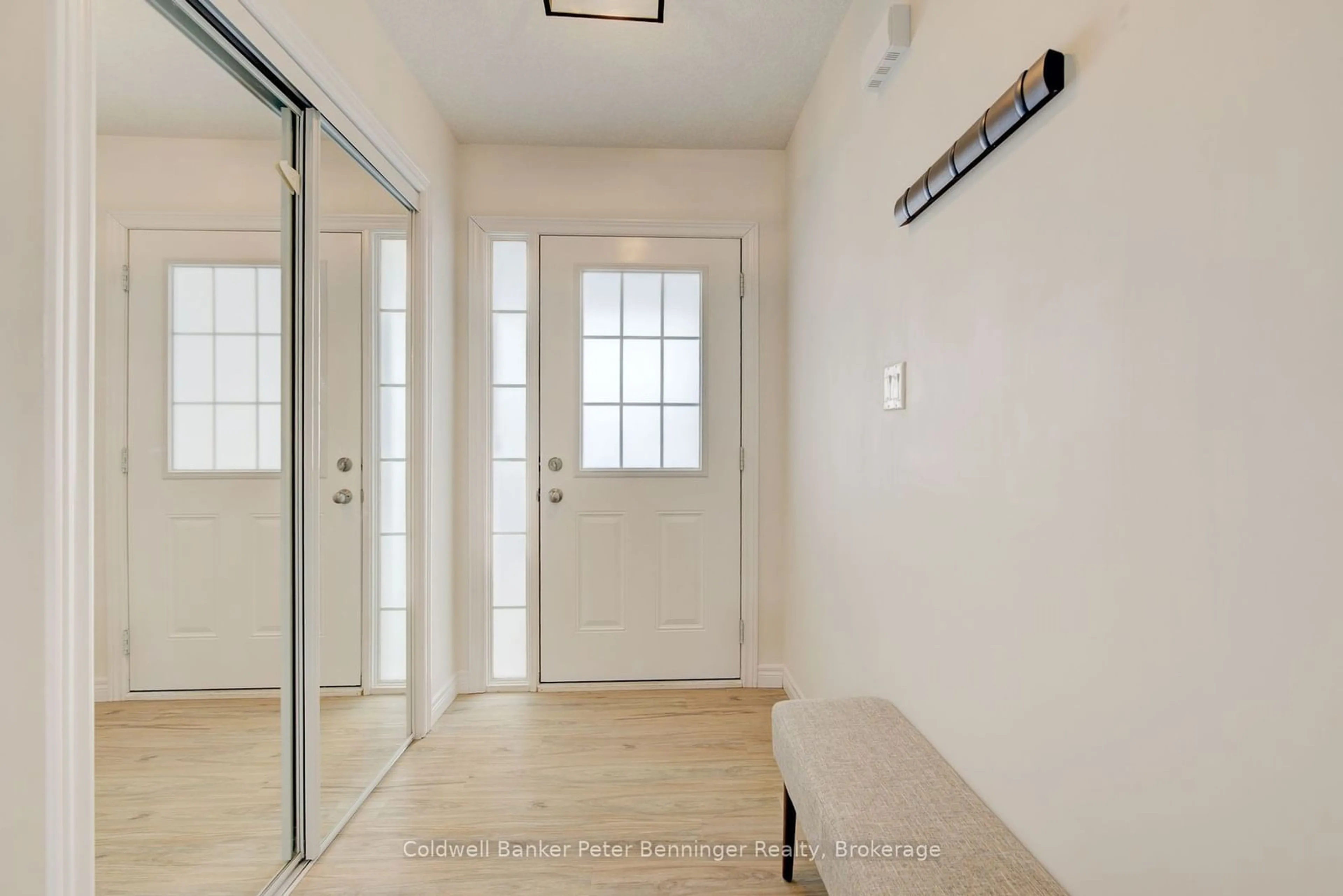 Indoor entryway for 27 Arlington Pkwy, Brant Ontario N3L 0G2