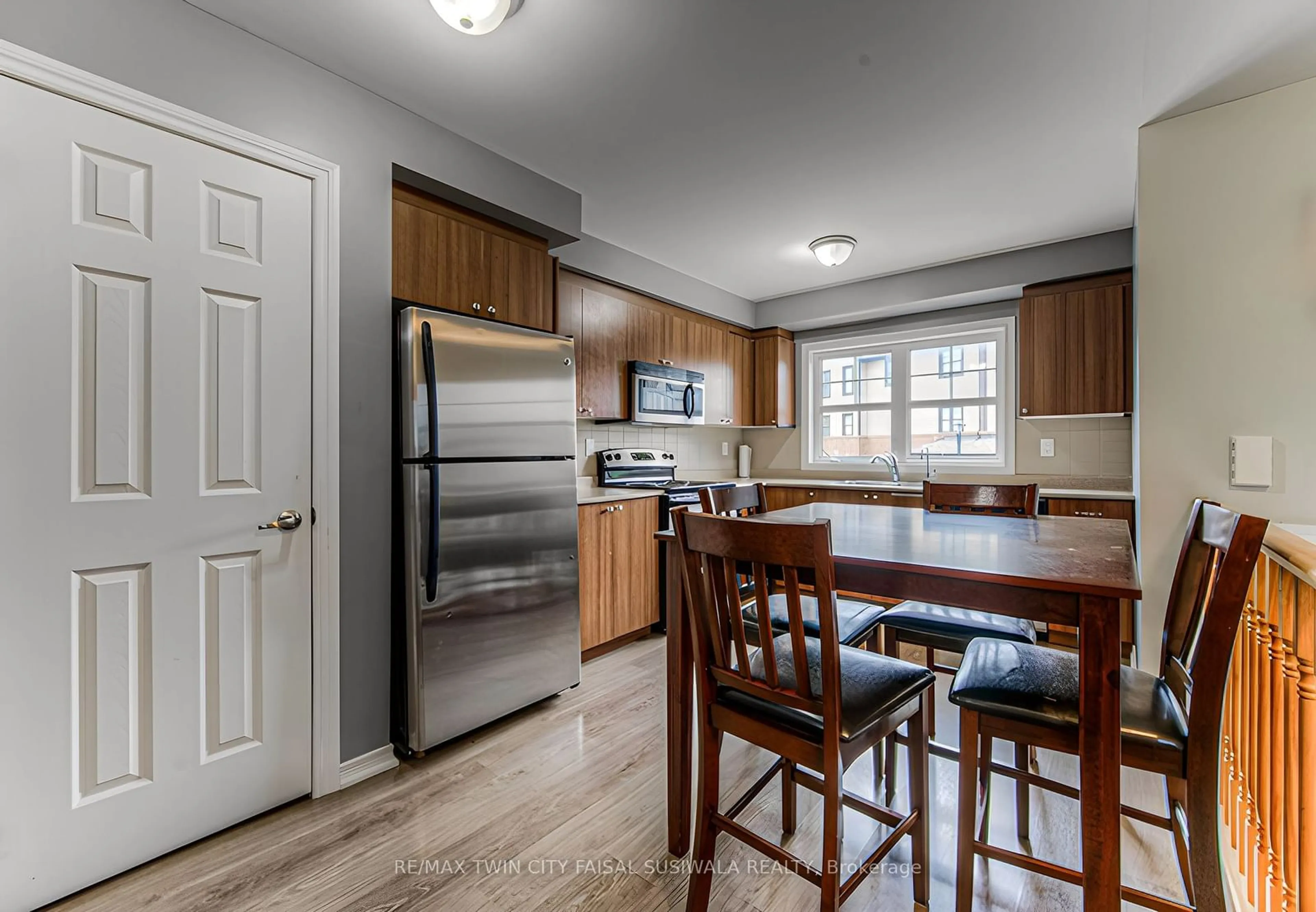 Standard kitchen, unknown for 701 Homer Watson Blvd #62, Kitchener Ontario N2C 0B5