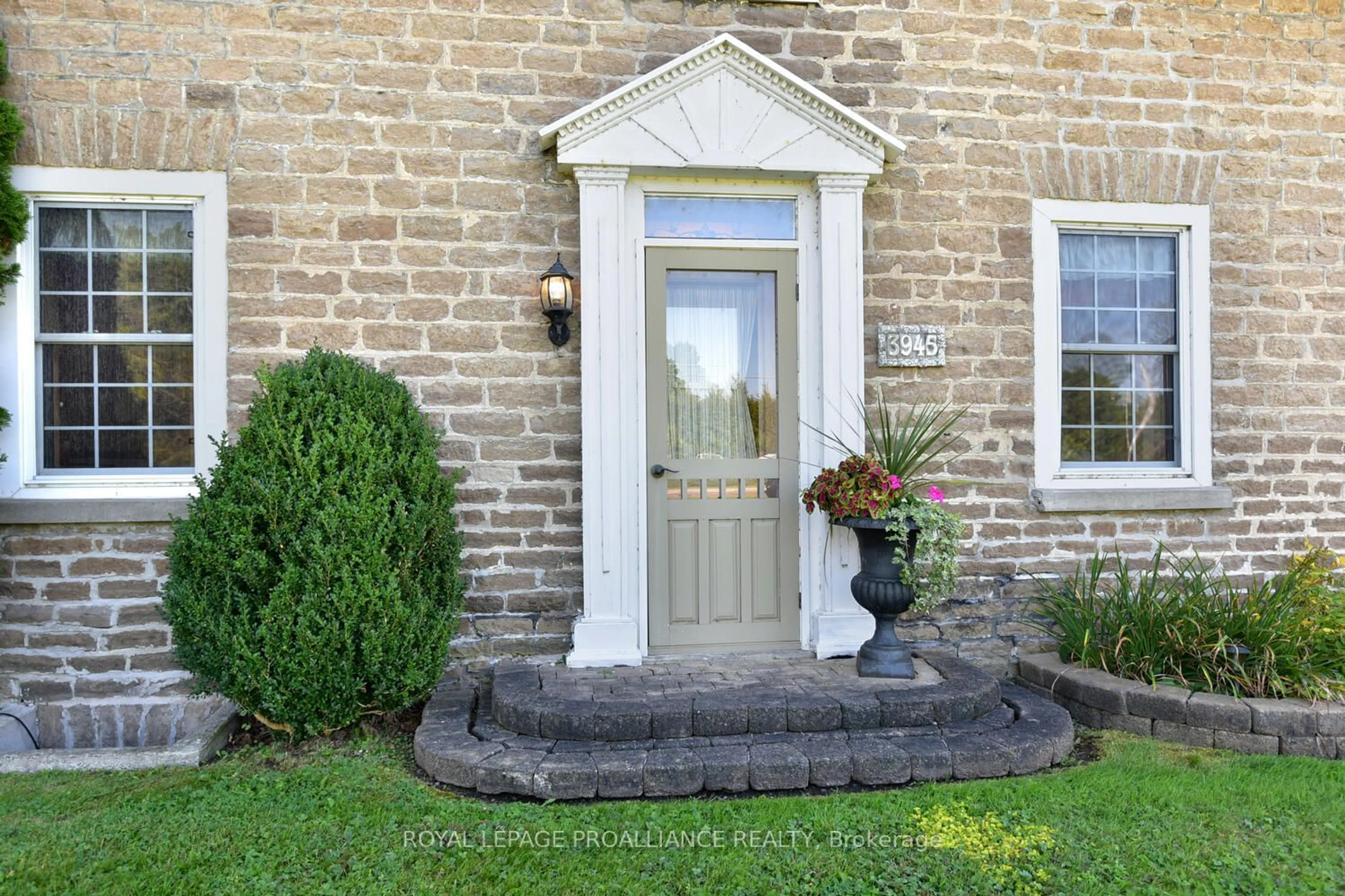 Indoor entryway for 3945 COUNTY ROAD 26 Rd, Elizabethtown-Kitley Ontario K6V 5T2