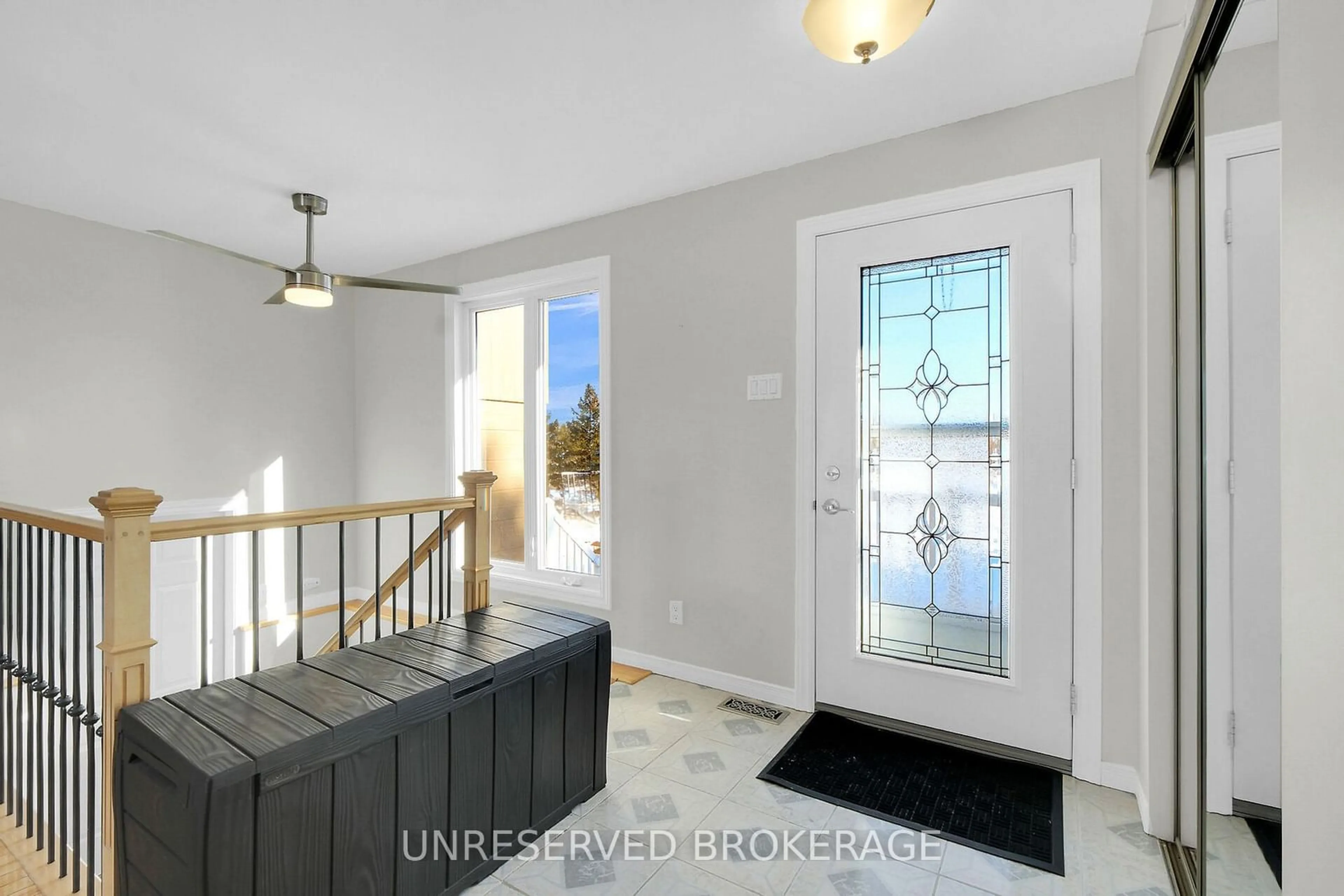 Indoor entryway for 425 DU DOMAINE Rd, Alfred and Plantagenet Ontario K0B 1J0