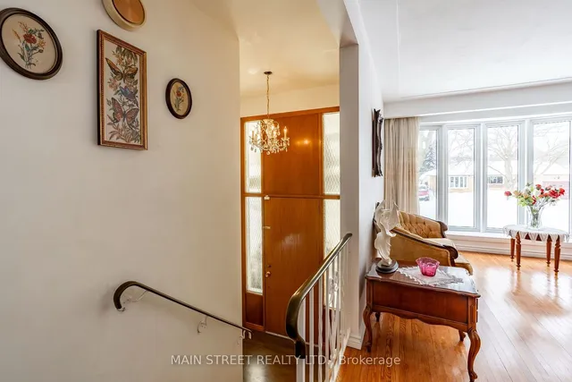 Additional property image - 92 Queenston Cres